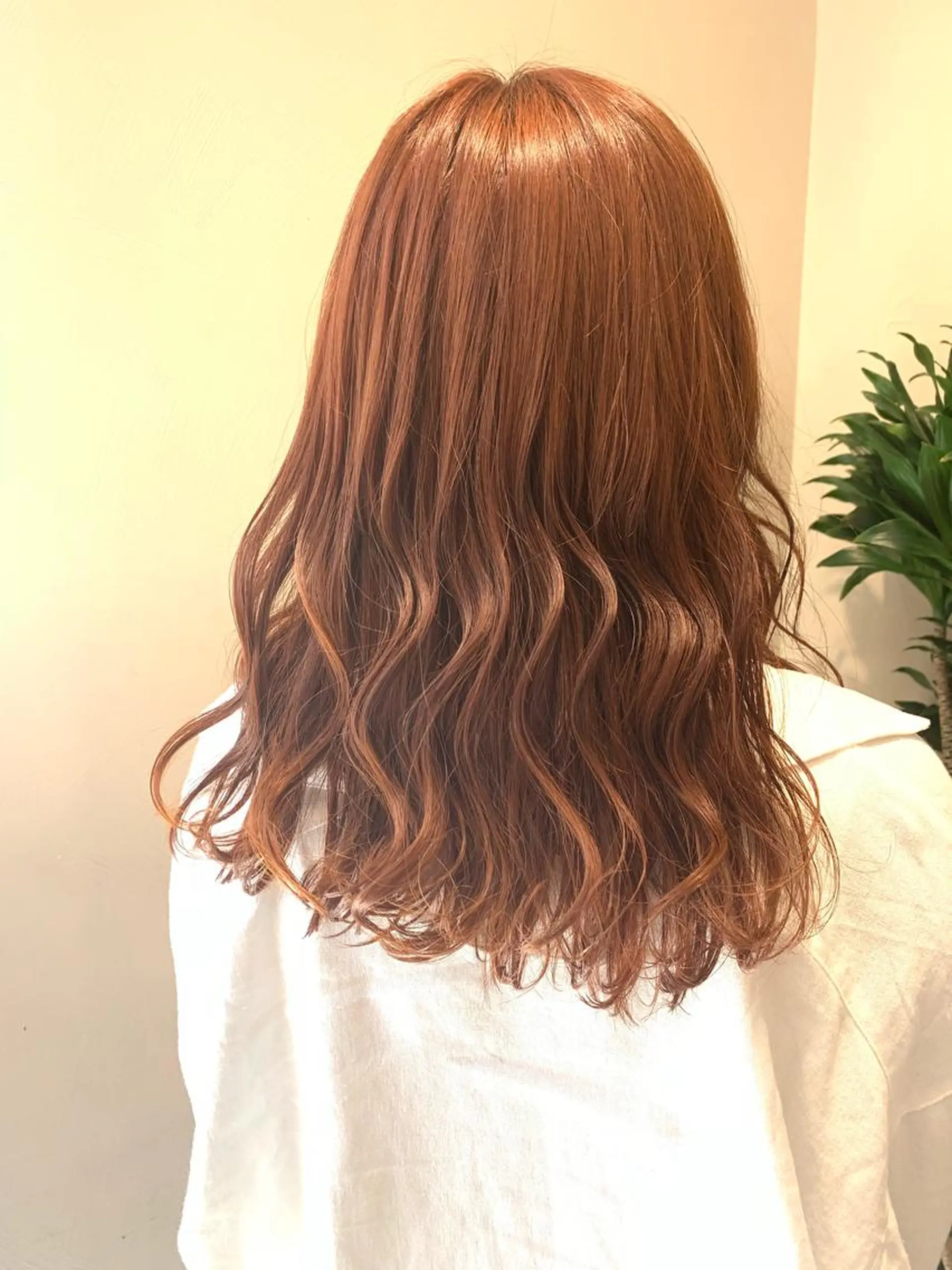 ロング カラー ベージュカラー ブリーチ 透明感カラー ダブルカラー ハイトーンカラー カット ヘアカラー WILL DRESS JR高槻店所属・内山 由貴奈のヘアスタイル