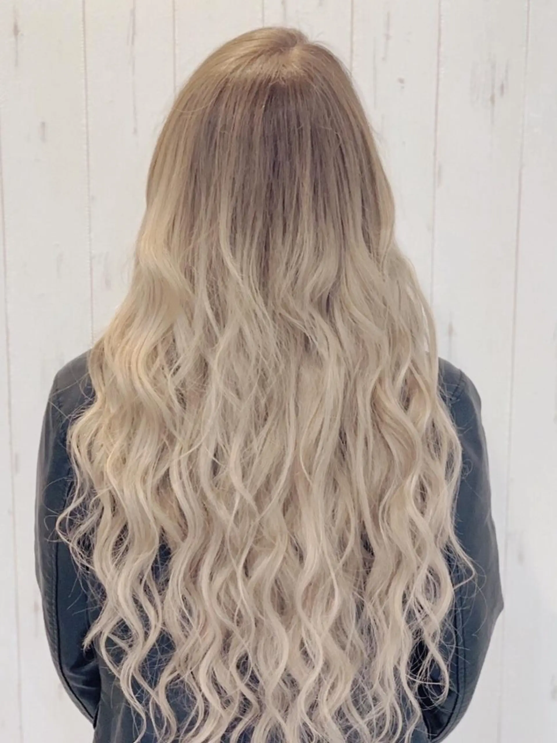 ロング カラー パーマ ヘアアレンジ レミーエクステ大阪 Device梅田のヘアスタイル