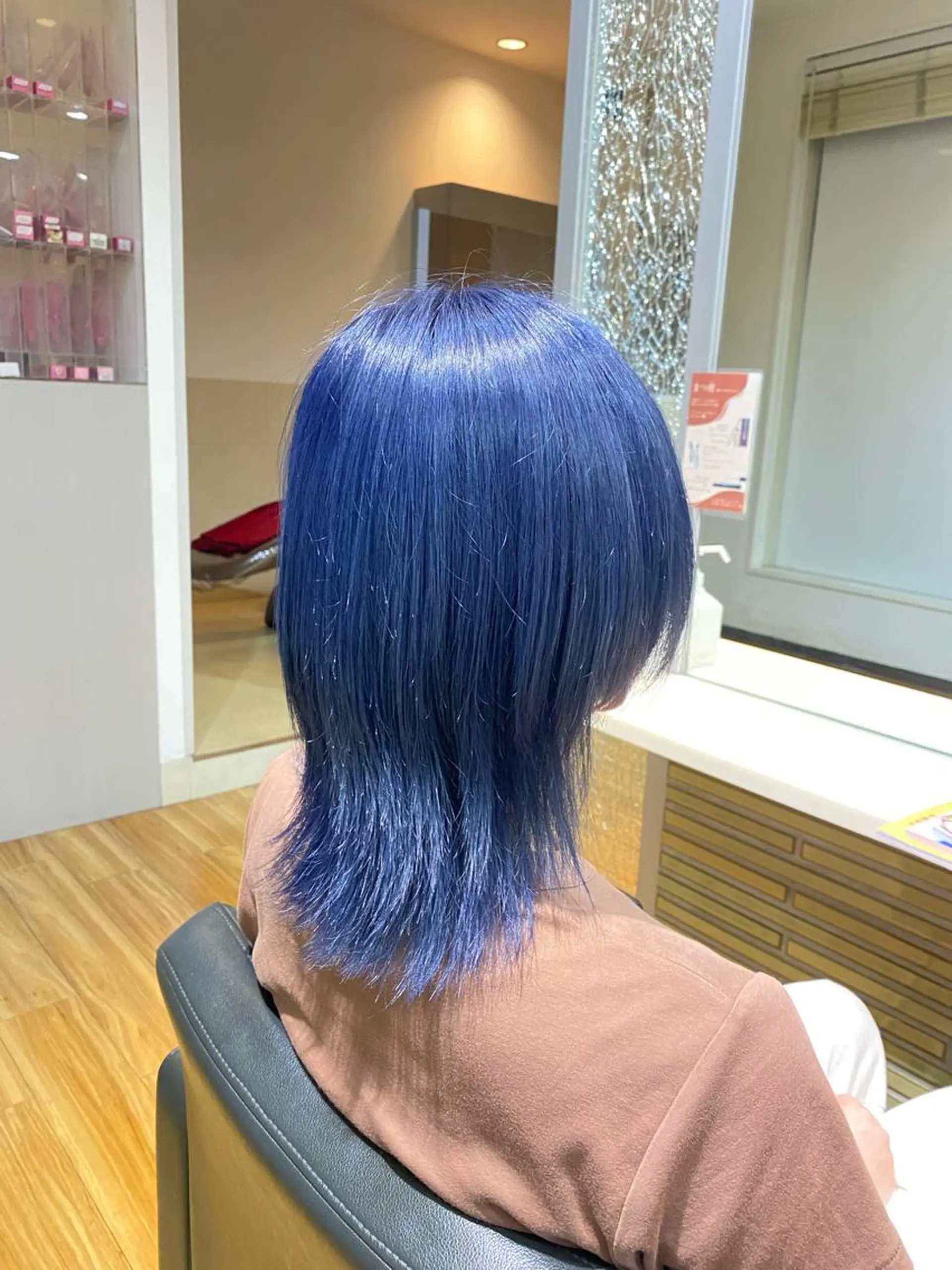 ミディアム カラー ブリーチ ブルーカラー ヘアカラー DOI   HAIR MAKE MODE所属・土井 祐之介のヘアスタイル