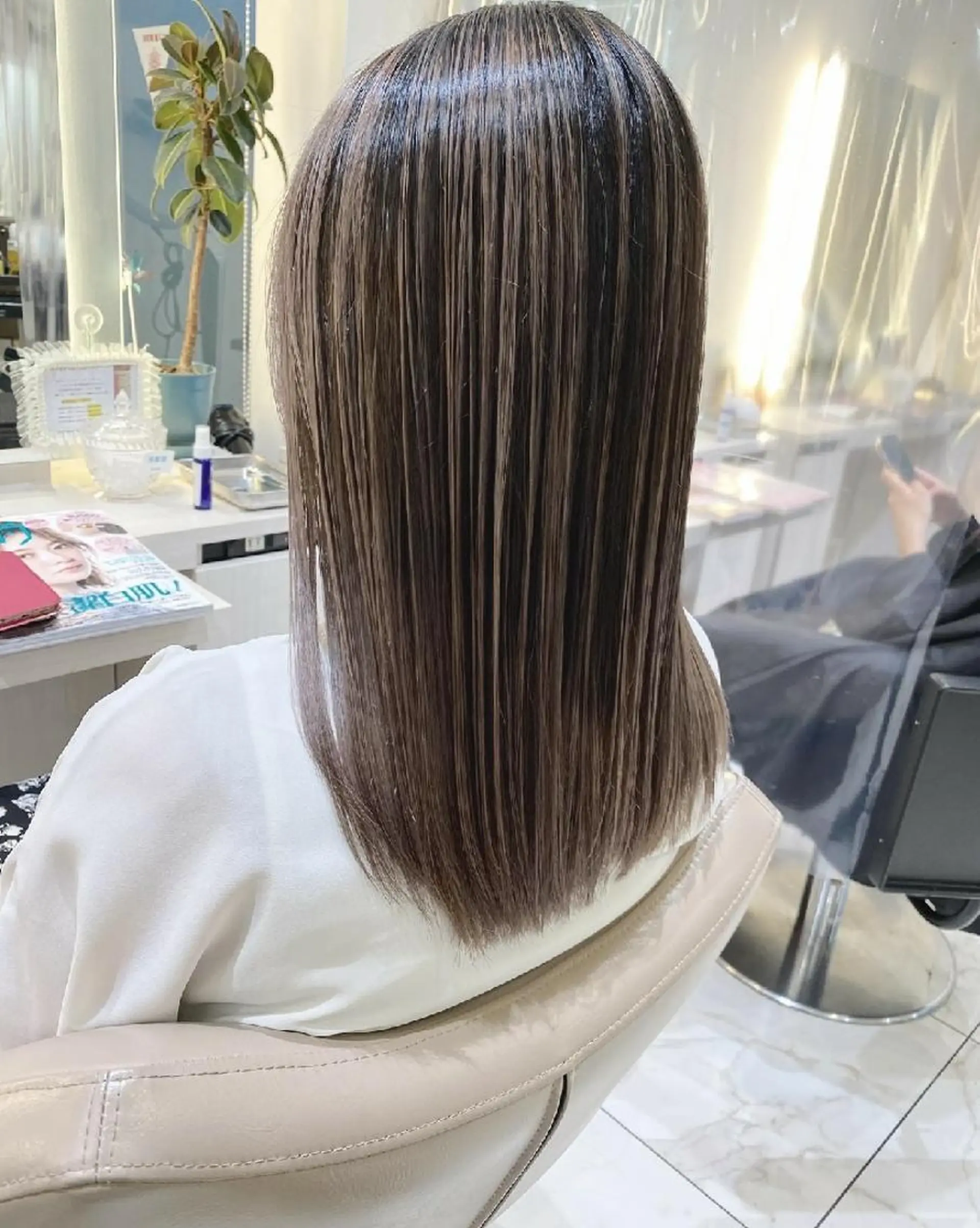 セミロング カラー グレージュ ヘアカラー ＡＳＨ 大宮のヘアスタイル