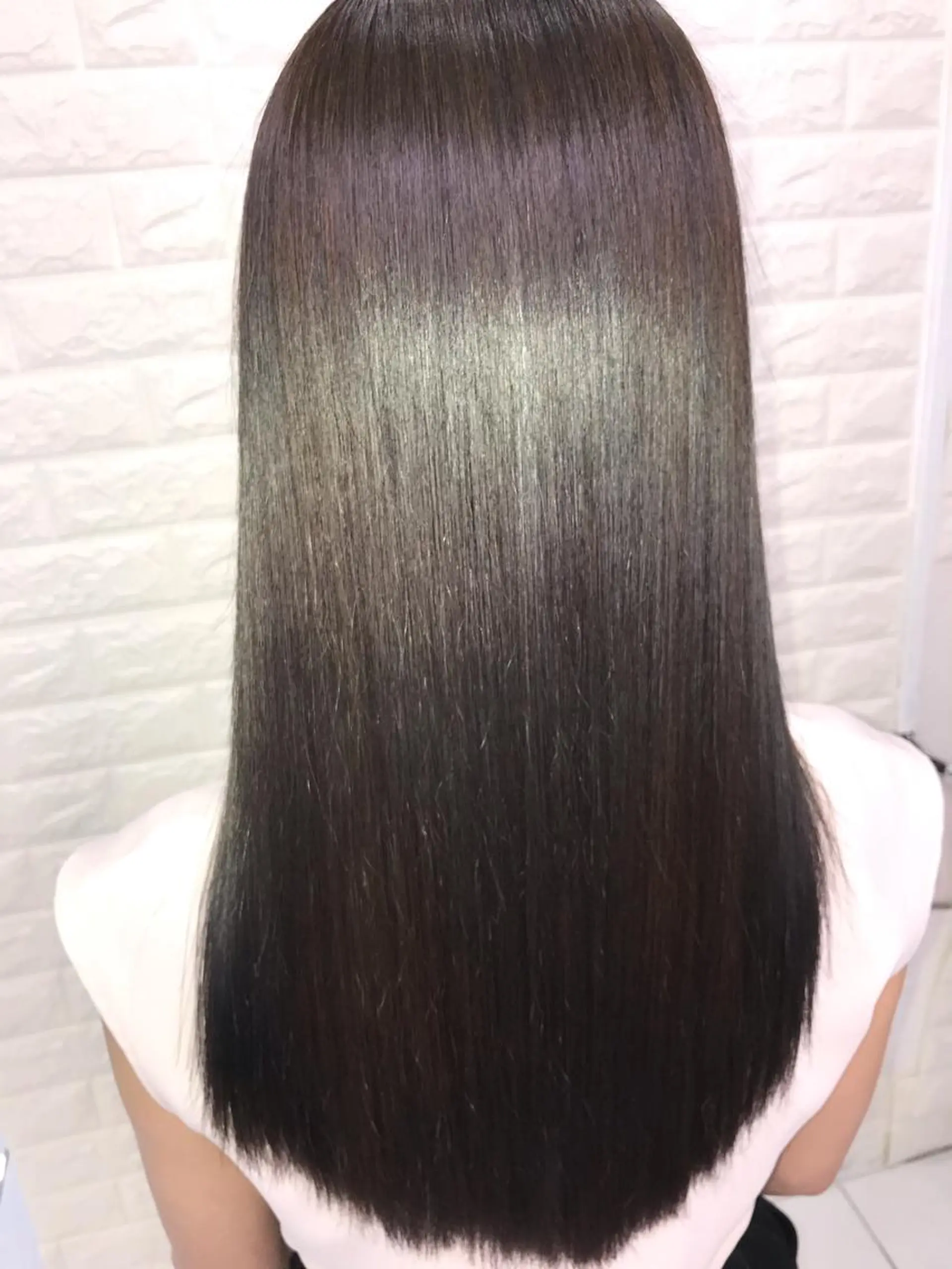 ロング 20代半ば上質なへア ケア 髪質改善 大西のヘアスタイル