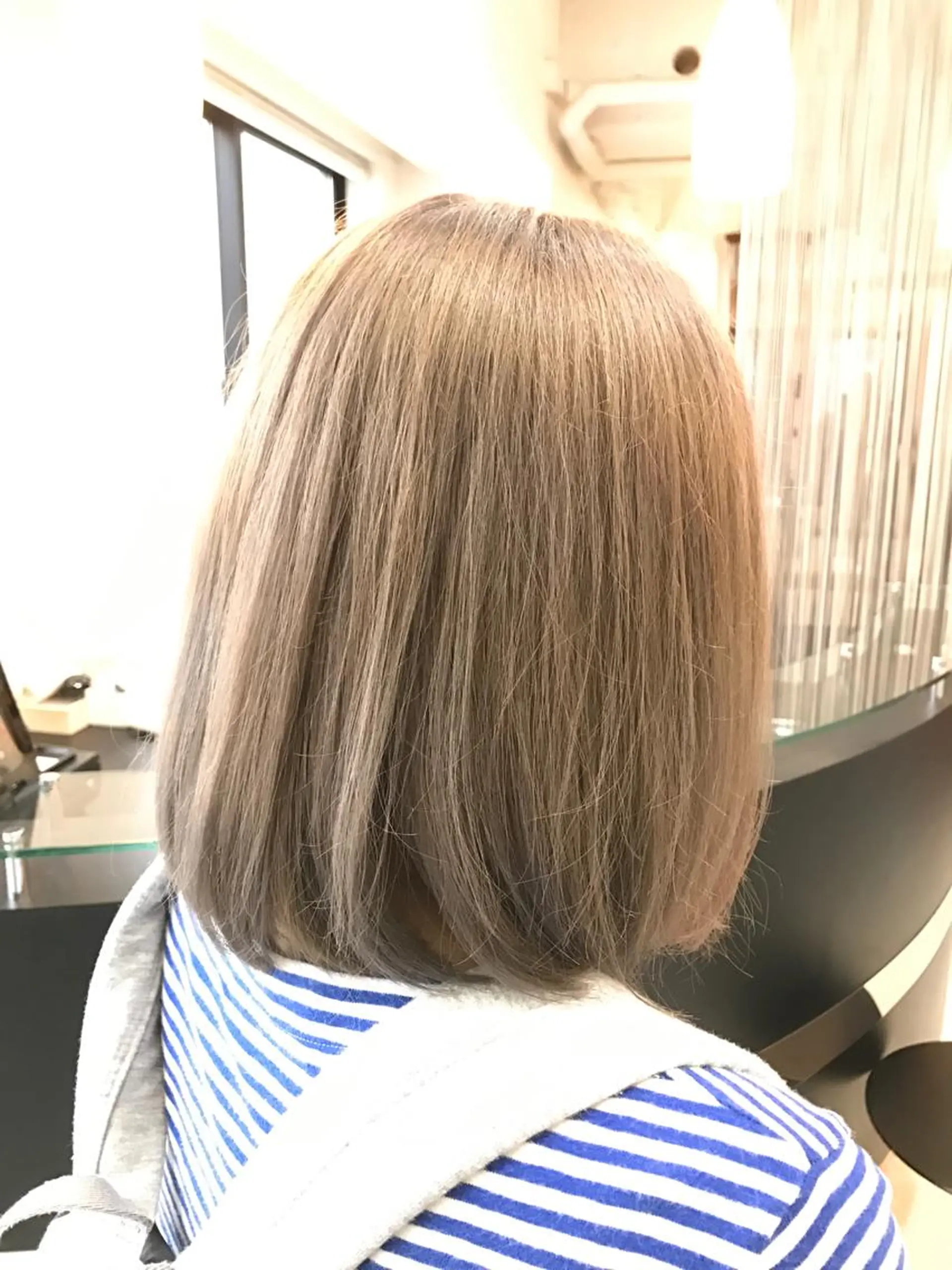 カラー ブリーチ グレージュ Velle forte所属・國井 慎吾のヘアスタイル