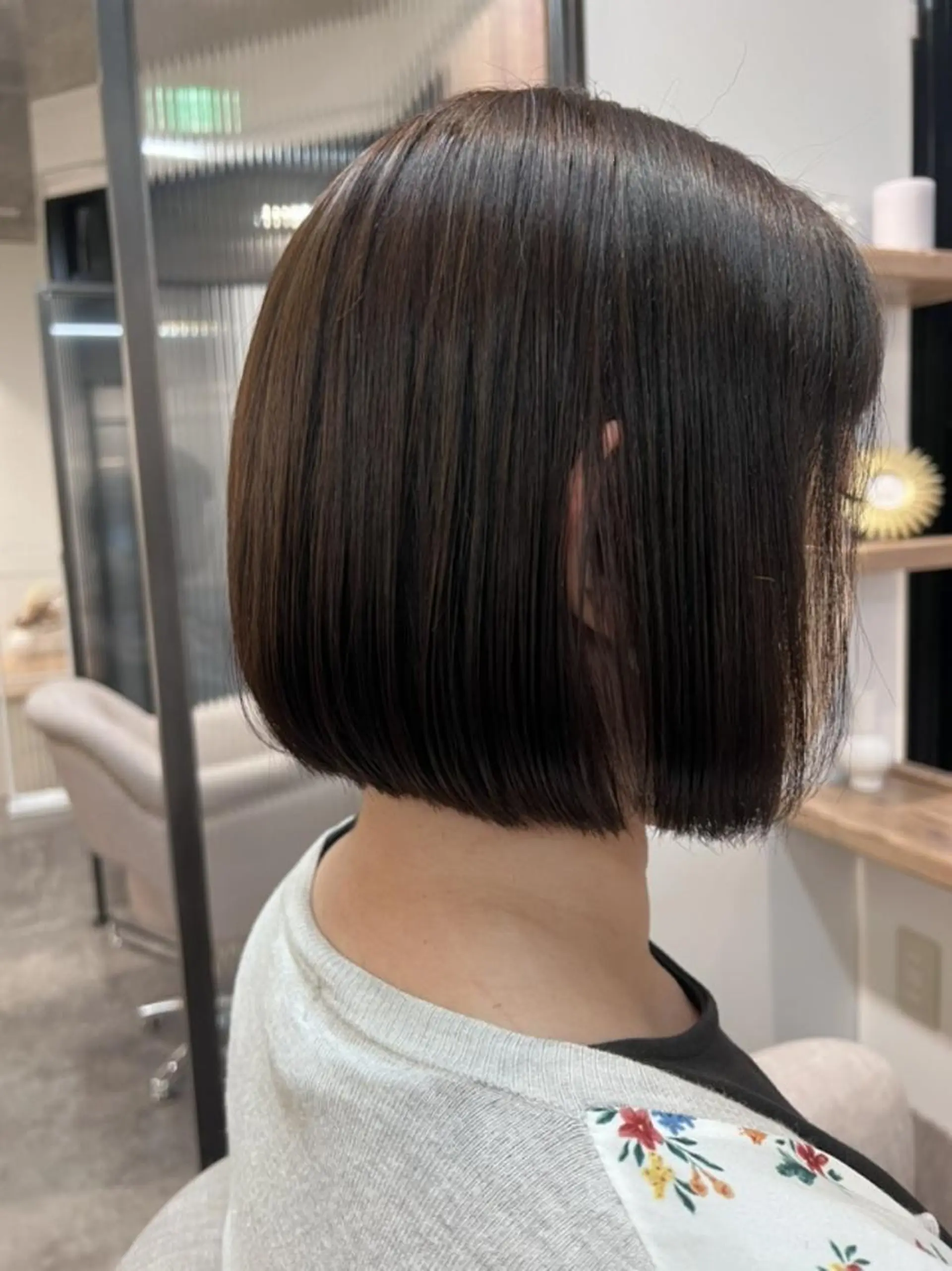 ミディアム カラー ボブ 縮毛矯正 Hitomi ヒトミの眉毛・アイブロウイメージ