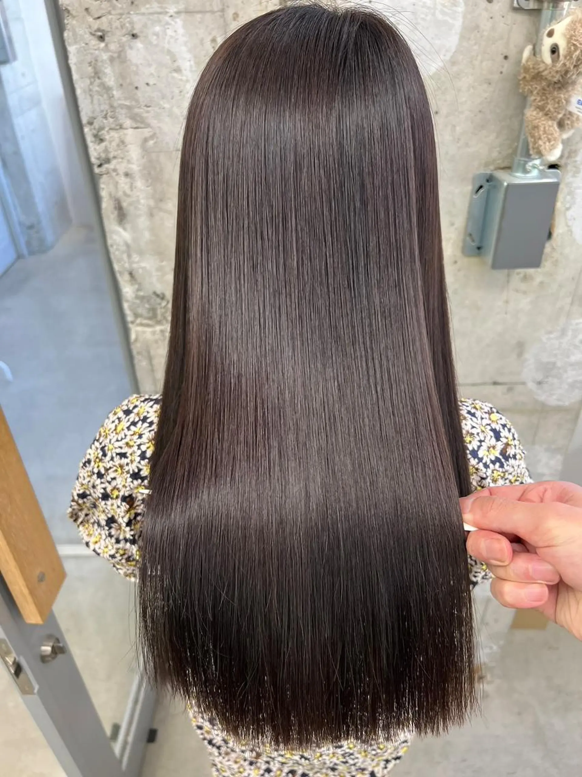 ロング ヘアアレンジ パーマ カラー ベージュカラー ブリーチ ケアカラー イヤリングカラー グレージュ カット ヘアカラー トリートメント ヘアケア特化型サロン newi 京橋のヘアスタイル