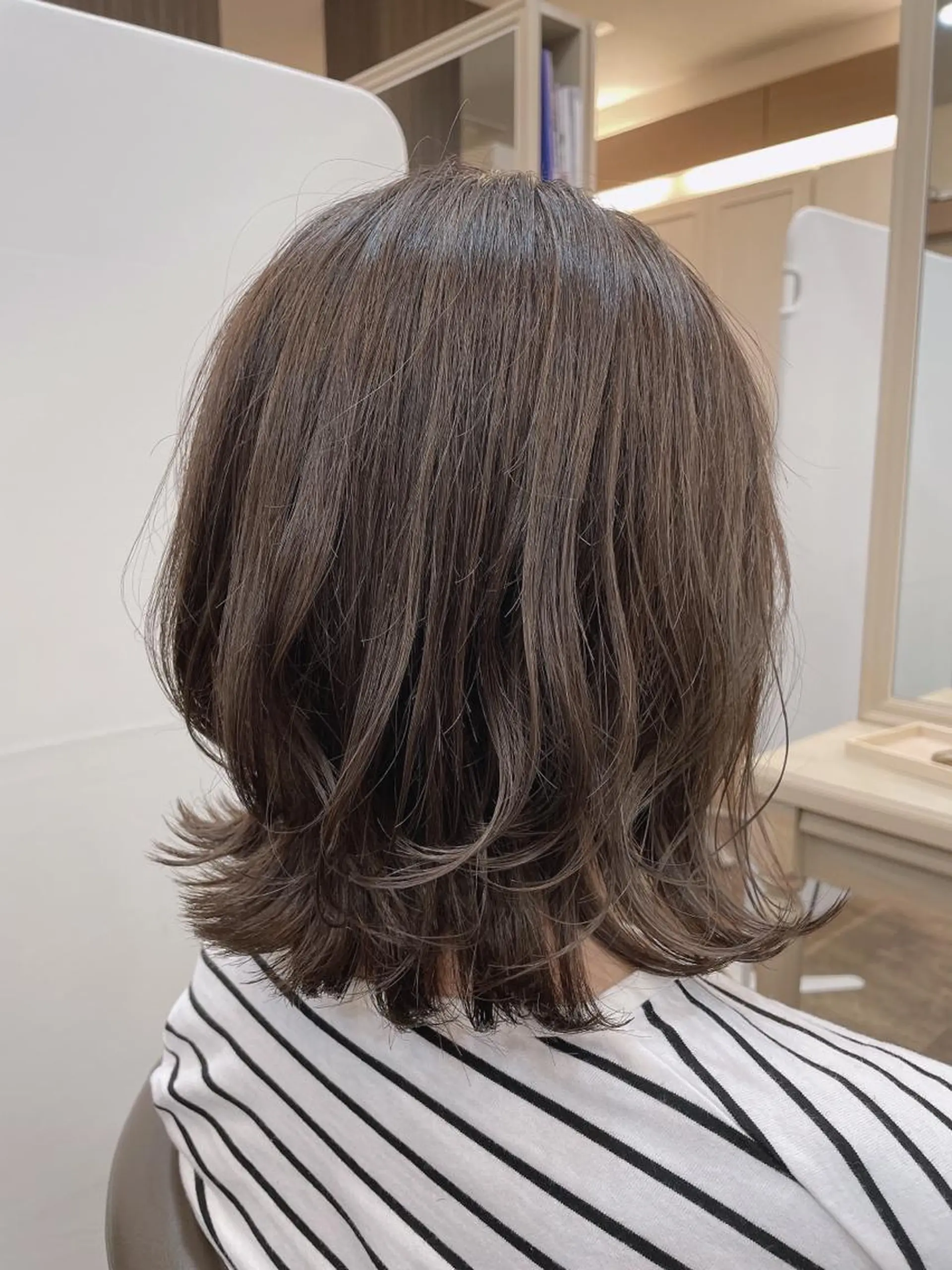 ミディアム カラー グレージュ ハイライトカラー ハイライト カット ヘアカラー 尚平 髪質改善 大人のデザインカラーのその他イメージ