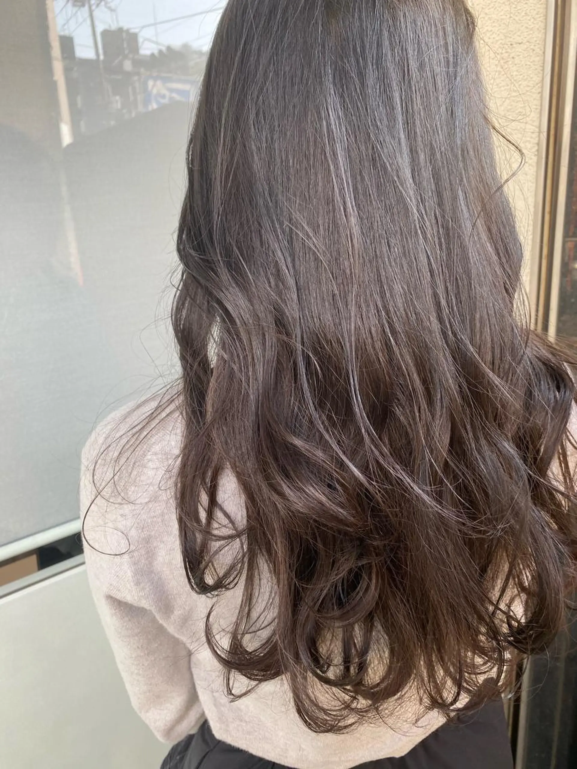 ロング カット ヘアカラー トリートメント eclat suzumiのヘアスタイル