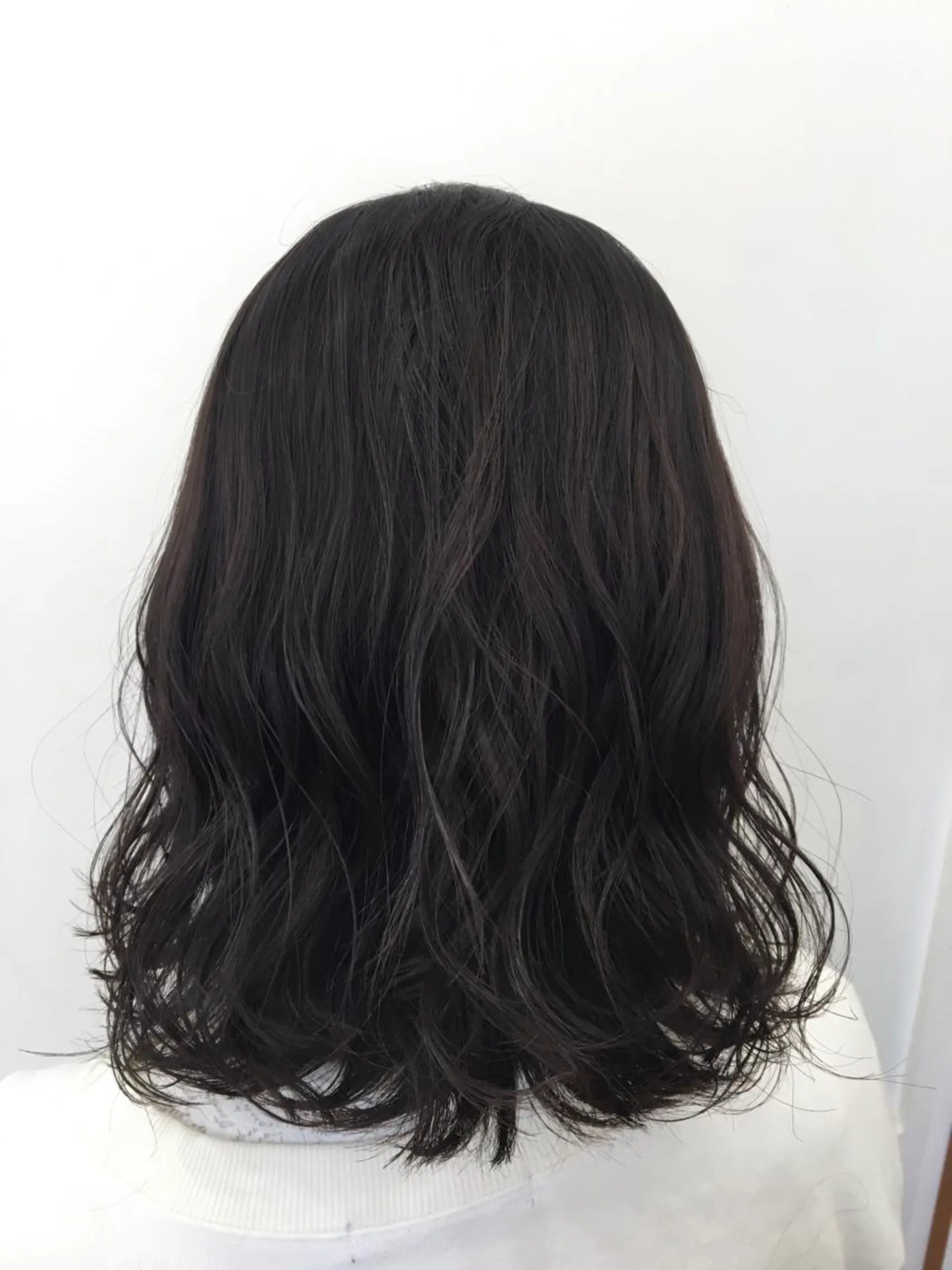 ミディアム ぱつっとボブ/ 小野あかねのヘアスタイル