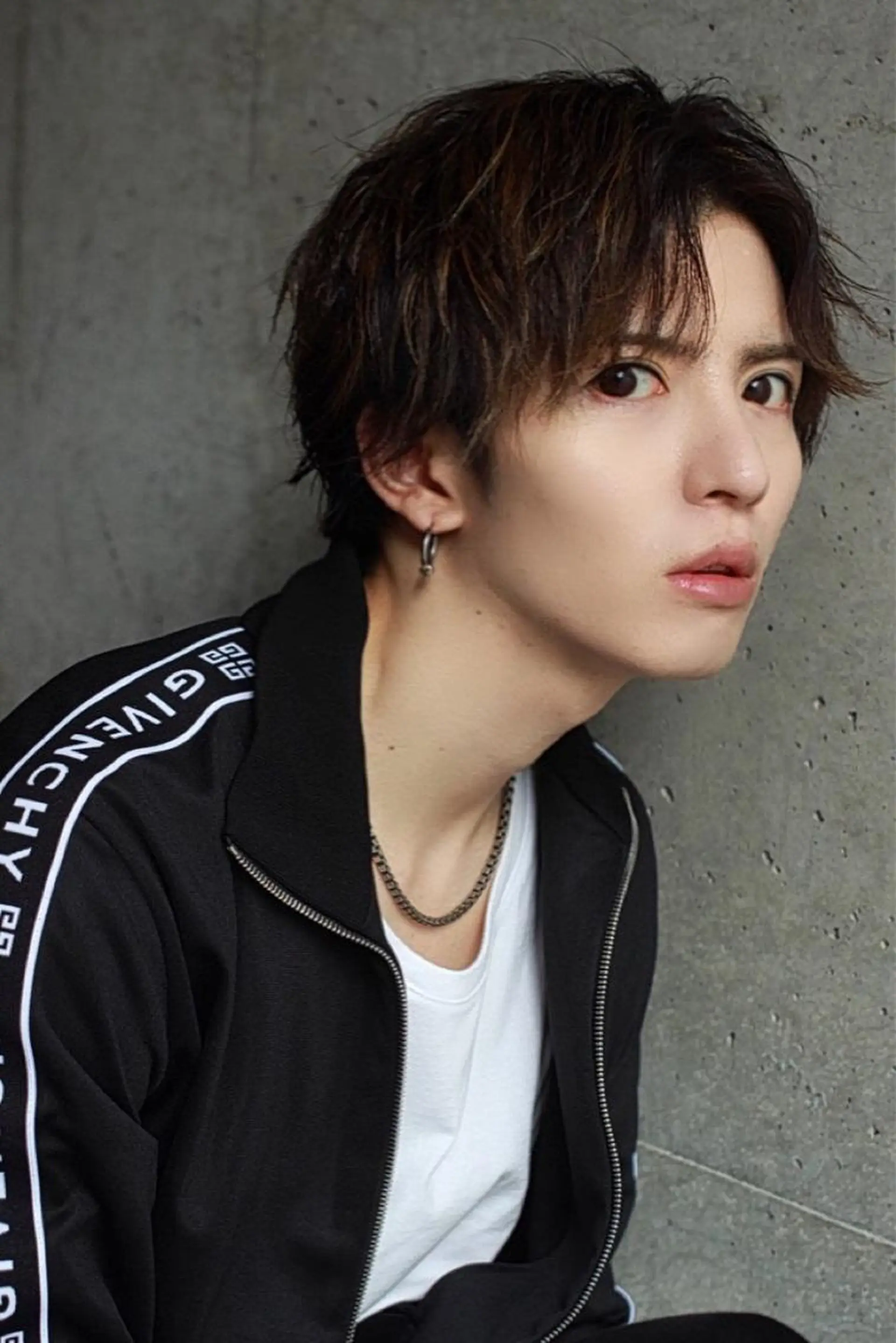 ショート カラー メンズ センターパート マッシュ 曲がる縮毛矯正 髪質改善/西尾 幸樹のヘアスタイル