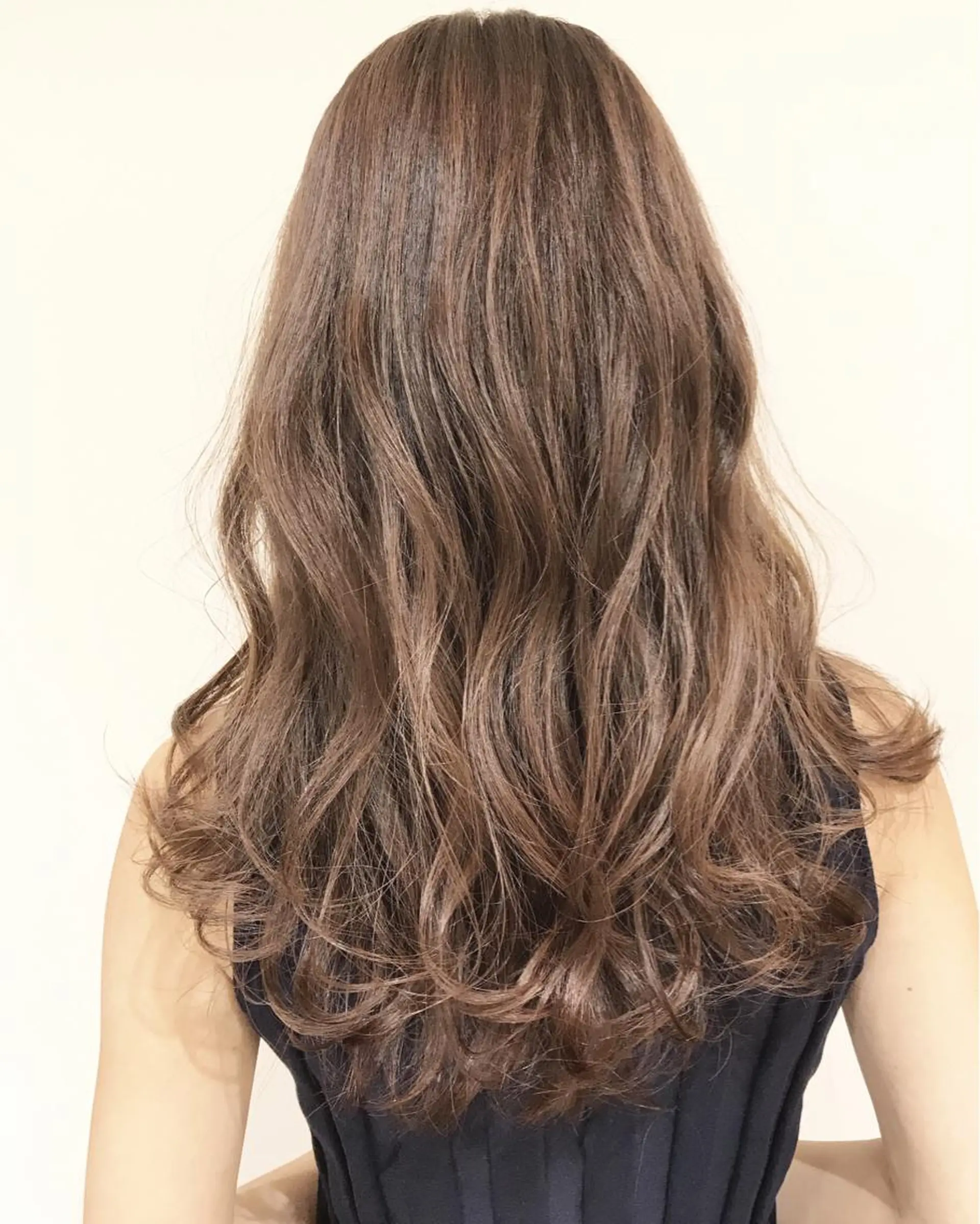 セミロング カラー イルミナカラー カット ヘアカラー ハイライト/髪質改善 ✂️十河祐輝のヘアスタイル