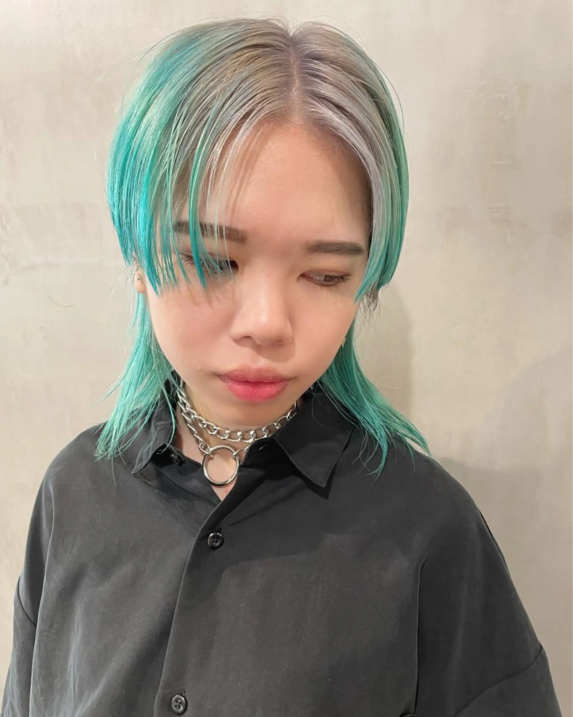 ミディアム カラー 優 作のヘアスタイル
