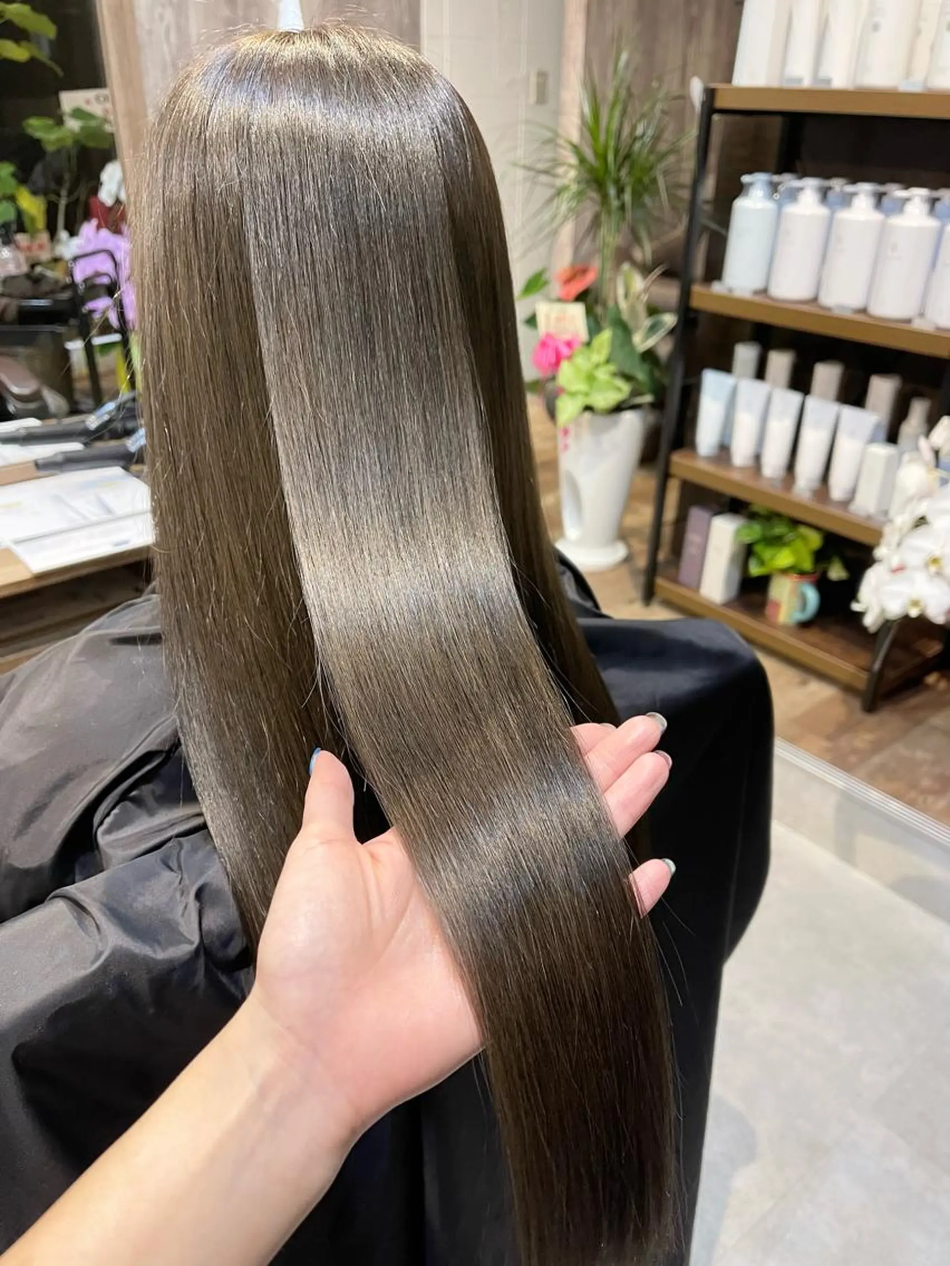 ロング カラー 透明感カラー グレージュ トリートメント トリートメント i  plus＋所属・髪質改善で 憧れの潤艶美髪にのヘアスタイル