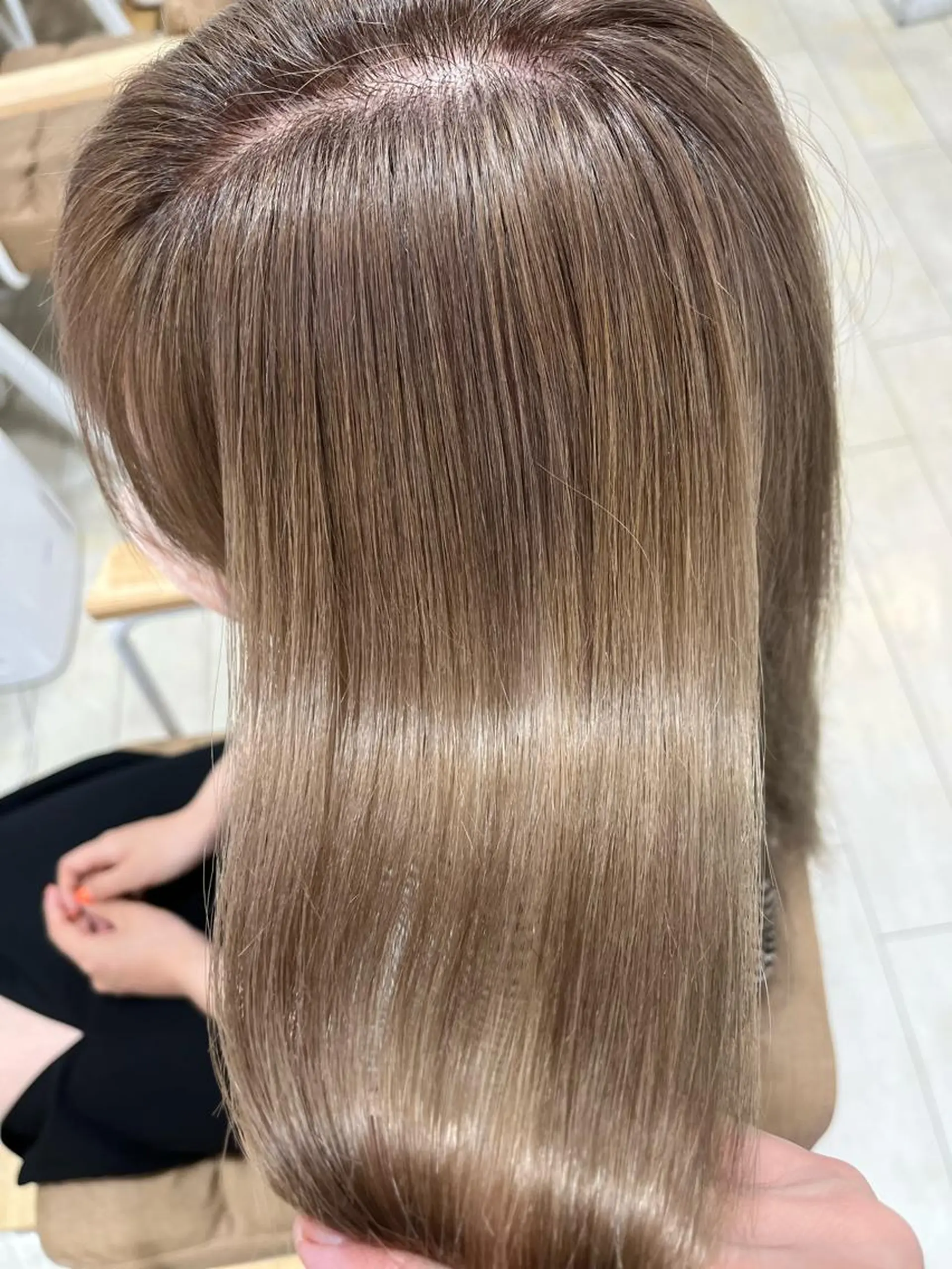 セミロング カラー パーマ ヘアアレンジ メンズ キッズ ネイル マツエク・マツパ アイブロウ ヘアカラー トリートメント ブリーチ特化型✂️ ハイトーンカラー👨のヘアスタイル