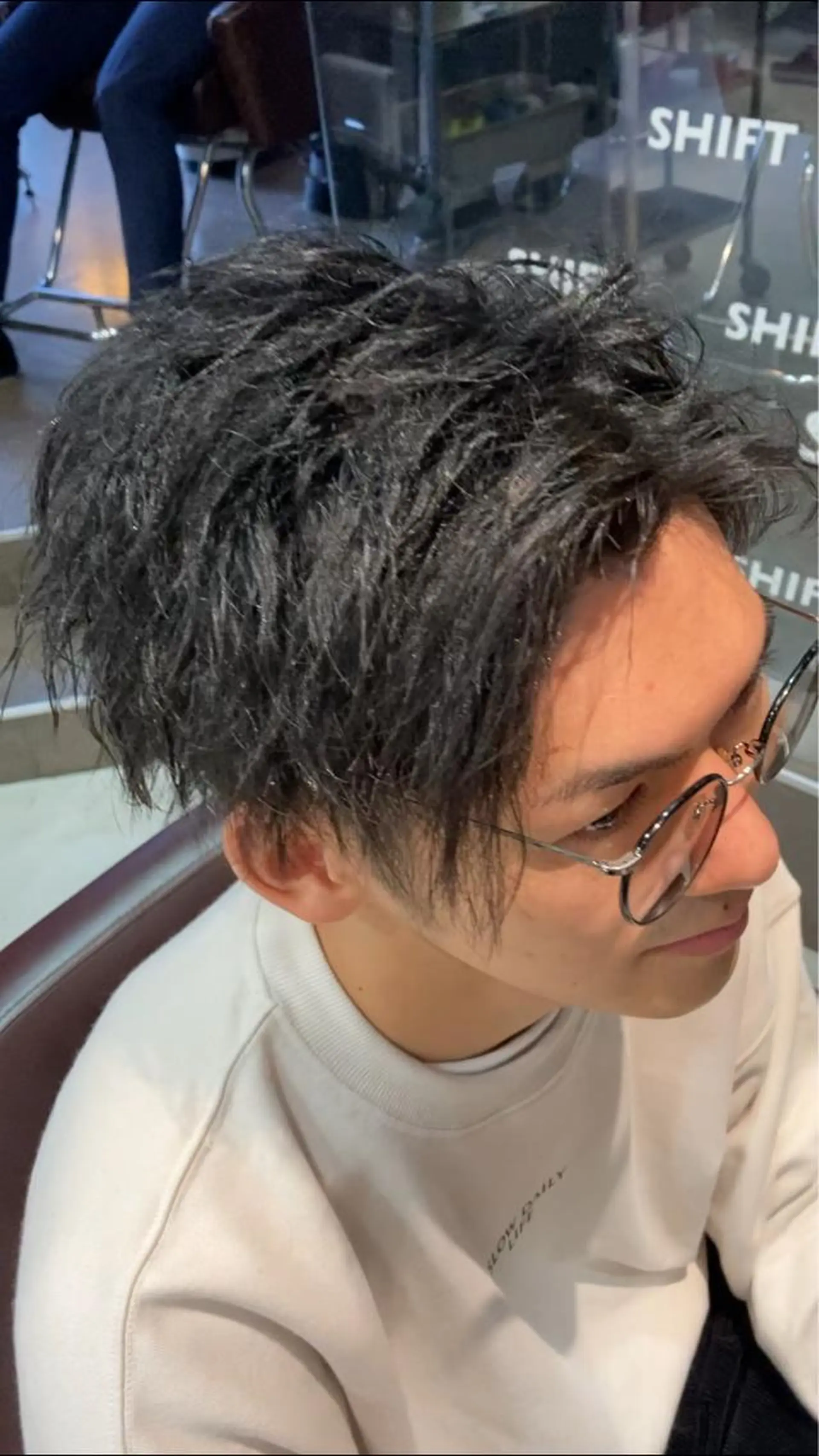 メンズ センターパート カット パーマ トリートメント AUTHENTIC private mens hair salon所属・完全個室マンツーマン メンズサロン草野貴樹のヘアスタイル