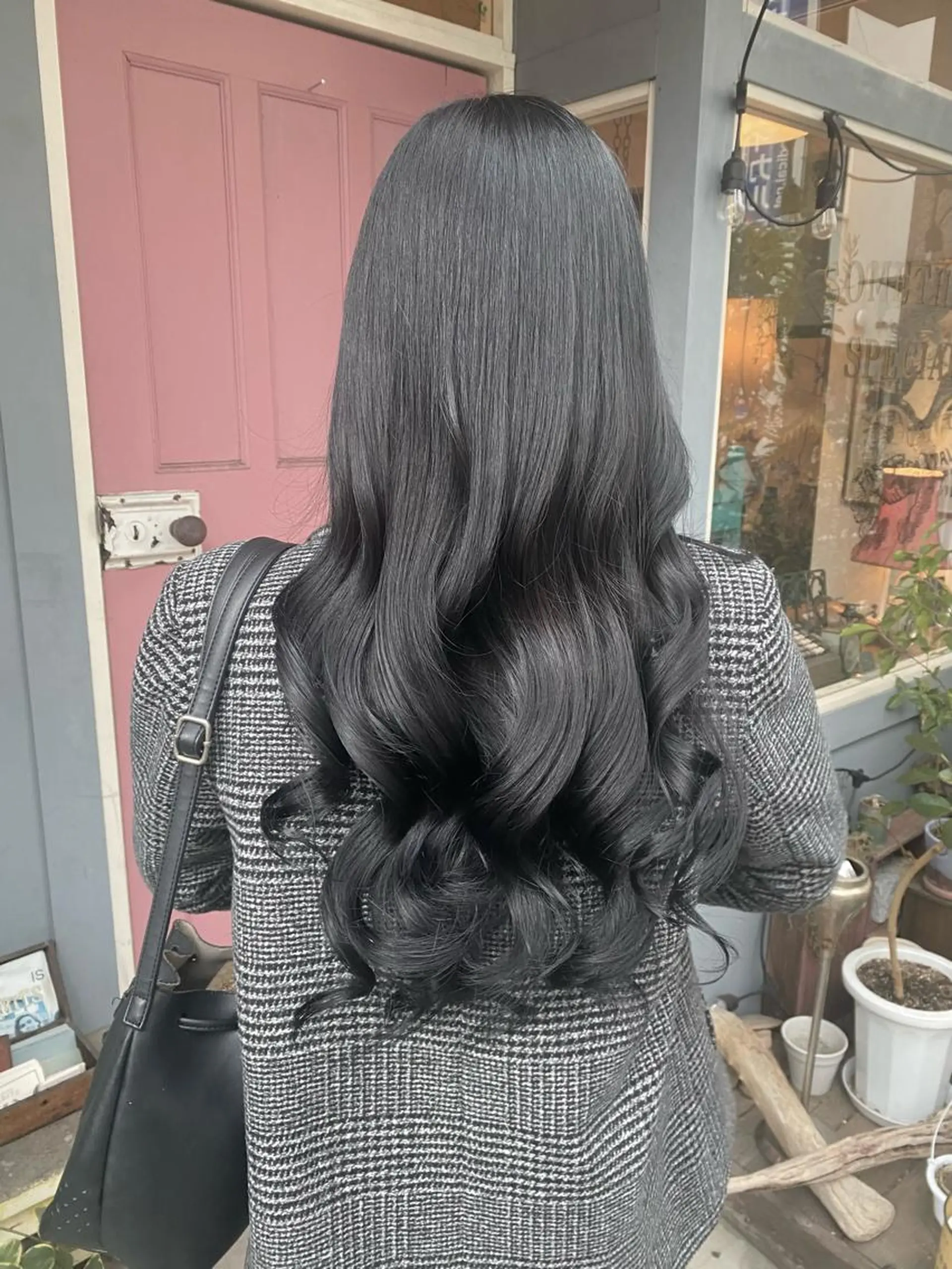 ロング カラー 黒髪 カット ヘアカラー トリートメント ヤスザトアヤノ ／レイヤー／オリーブのヘアスタイル