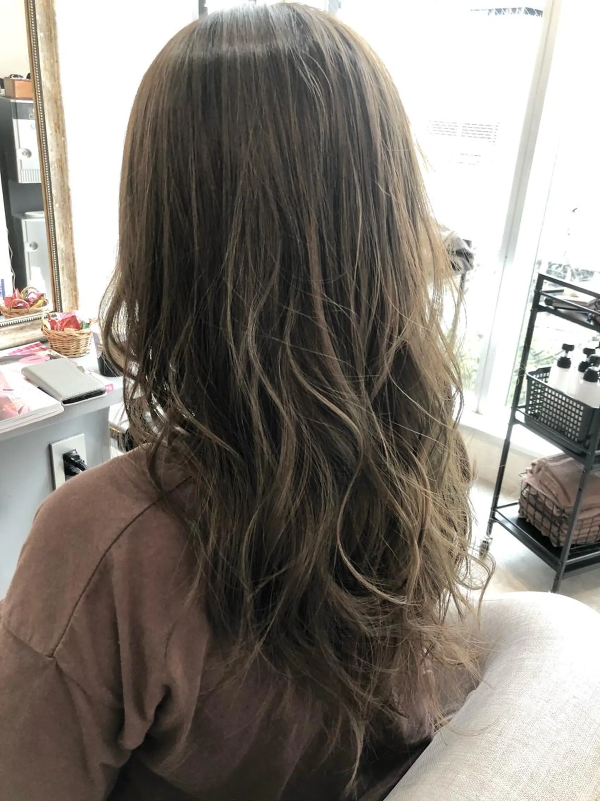 ロング カラー アクアカラー バレイヤージュ デザインカラー グラデーションカラー ハイライトカラー 艶髪/髪質改善/ 縮毛矯正/北島のヘアスタイル