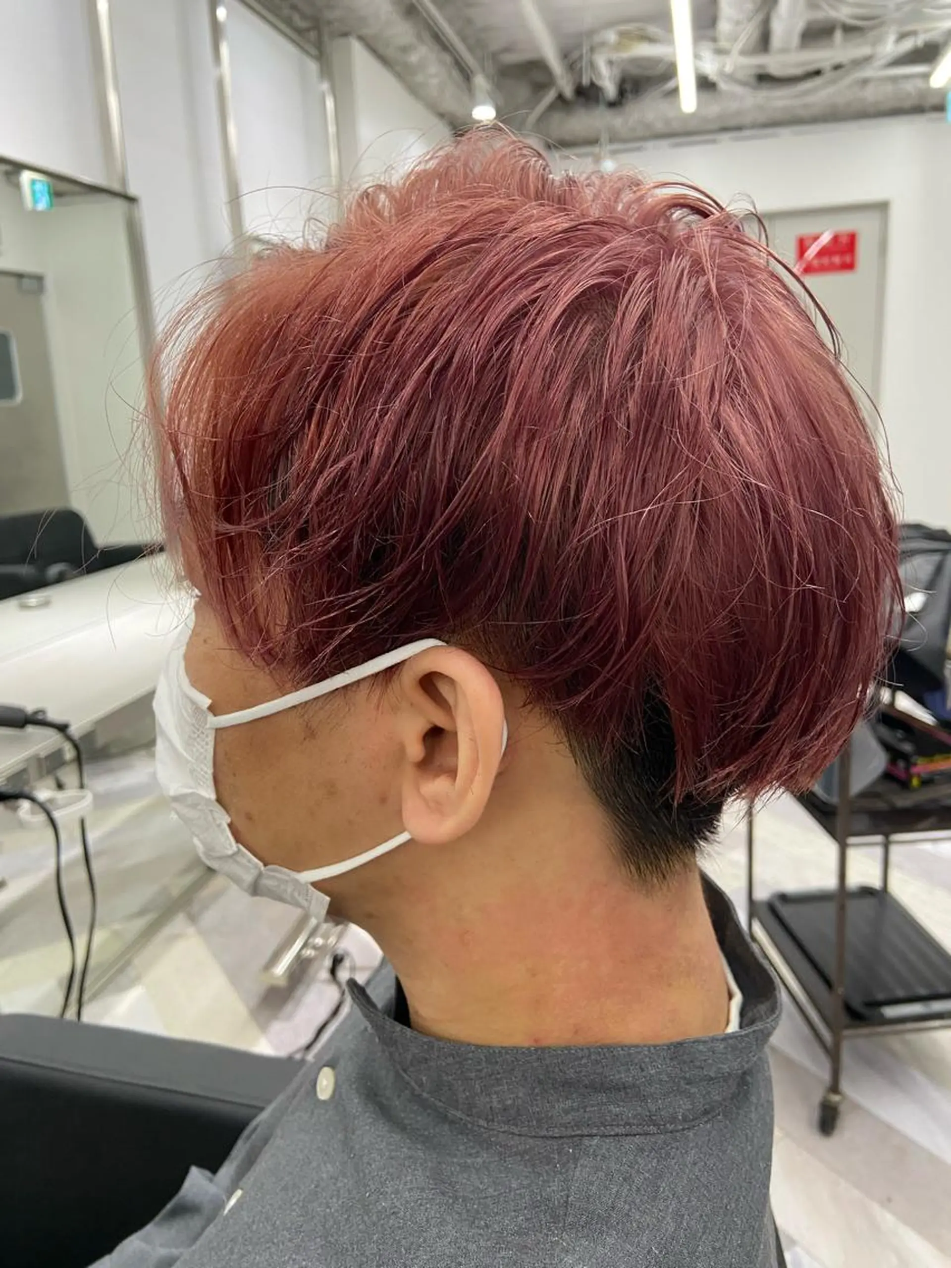 カラー メンズ ピンクカラー カット ヘアカラー EIGHT奥野 心太のヘアスタイル