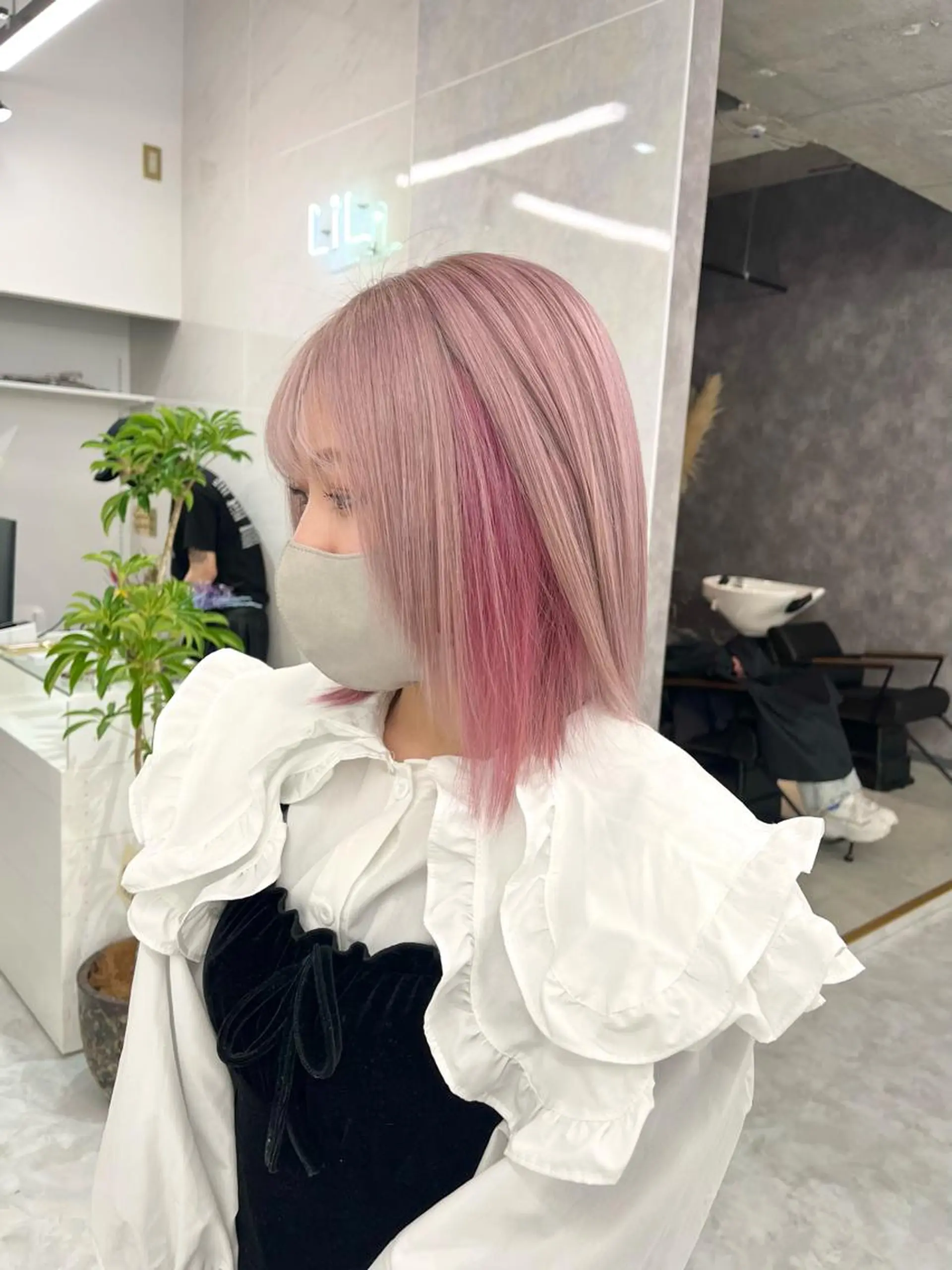 ロング カラー パーマ ヘアアレンジ メンズ キッズ ネイル マツエク・マツパ アイブロウ ヘアカラー トリートメント ハイトーン/ピンク 💗モモ໒꒱のヘアスタイル