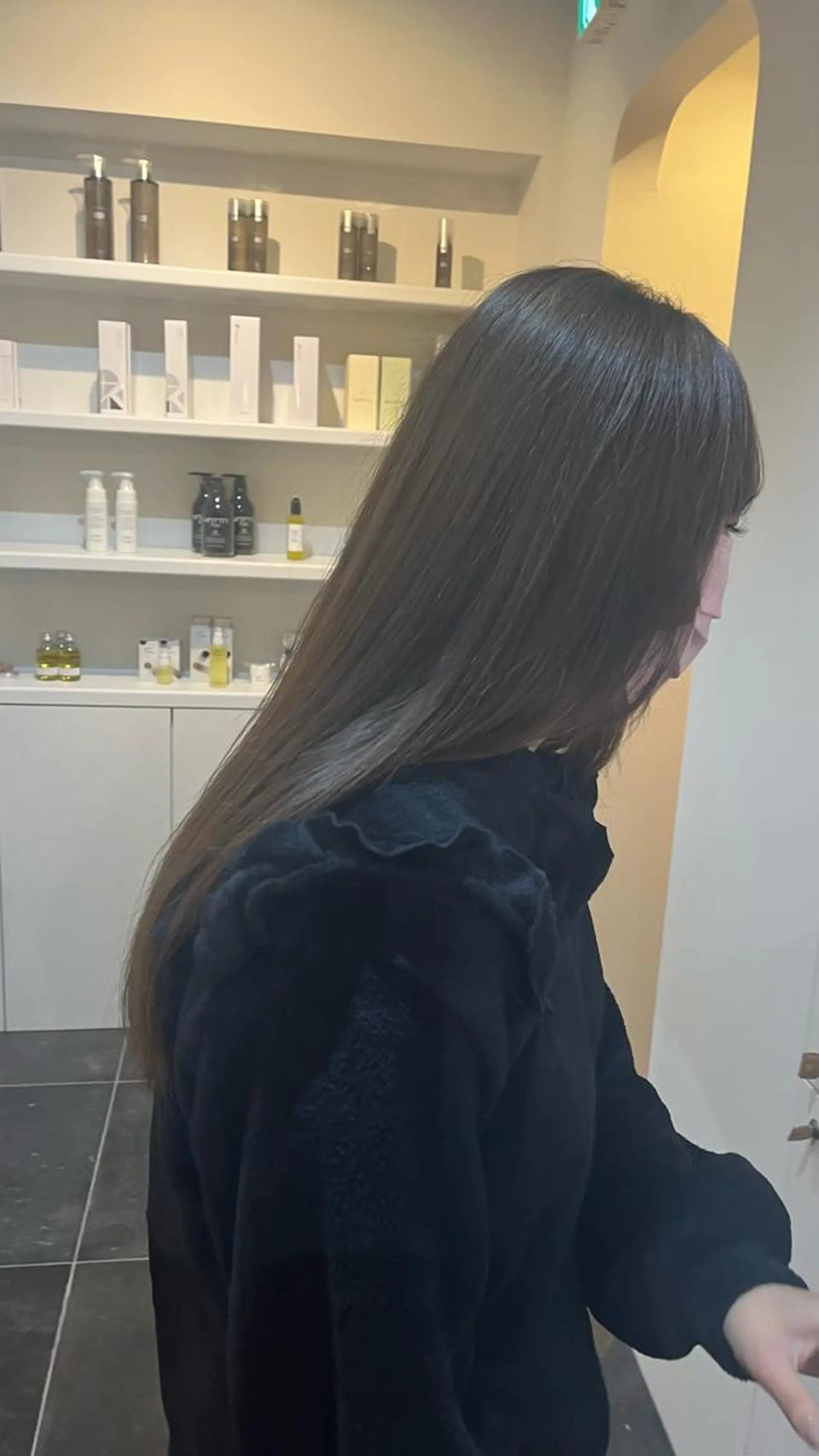 ミディアム KOCHAB 中村穂風のヘアスタイル