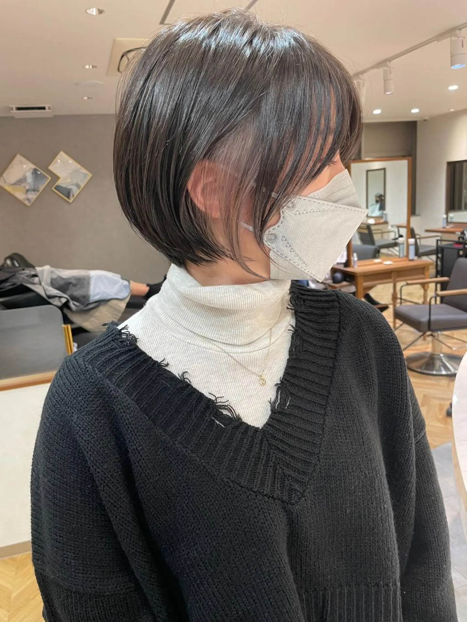 ショート カラー ショートボブ ブルーカラー ボブ 顔周りカット ショートヘア カット ヘアカラー トリートメント 💛ブリーチ&カット LEON🩶のヘアスタイル