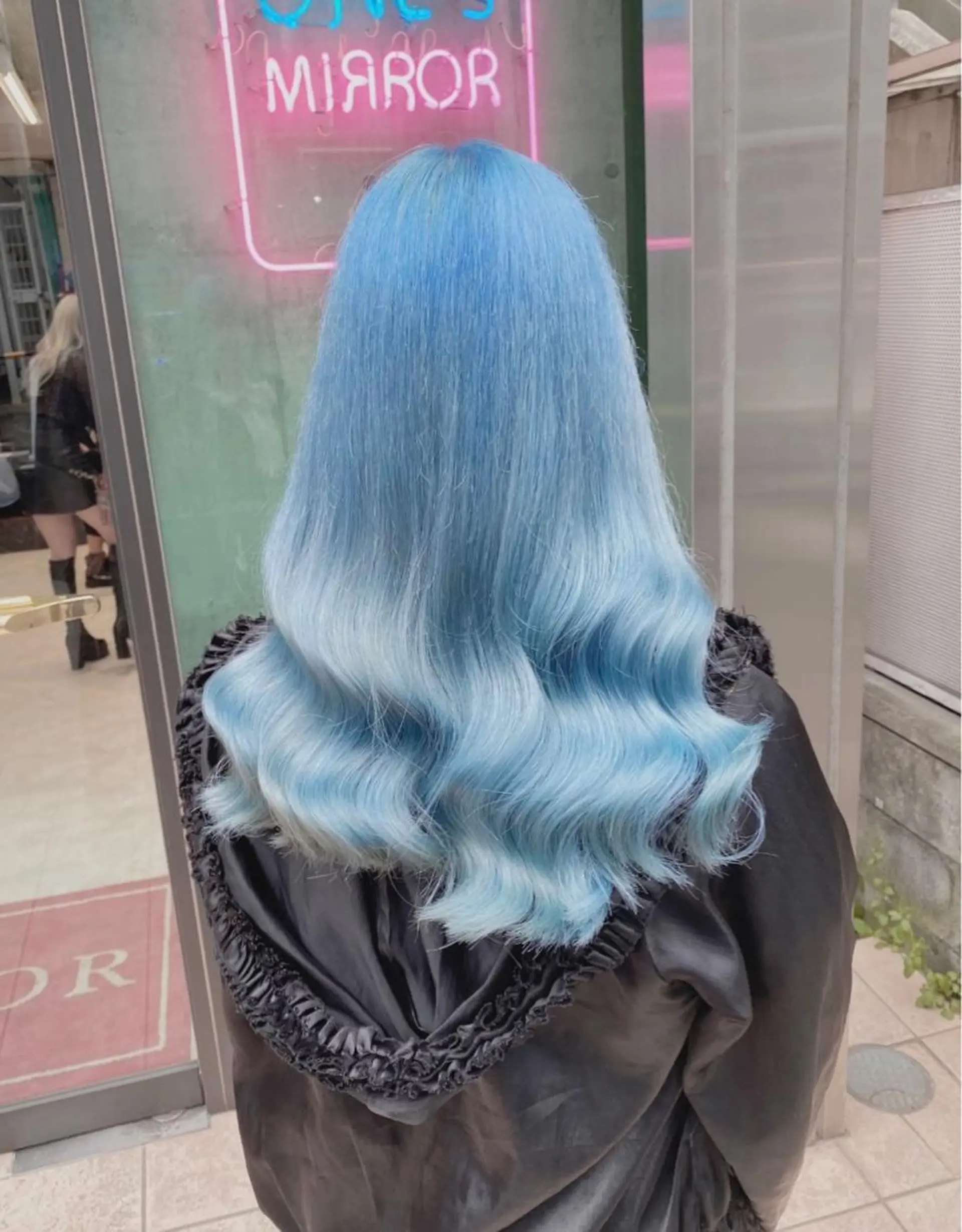 ロング カラー パーマ ヘアアレンジ メンズ キッズ ネイル マツエク・マツパ アイブロウ ヘアカラー トリートメント ハイトーン/ピンク 💗モモ໒꒱のヘアスタイル