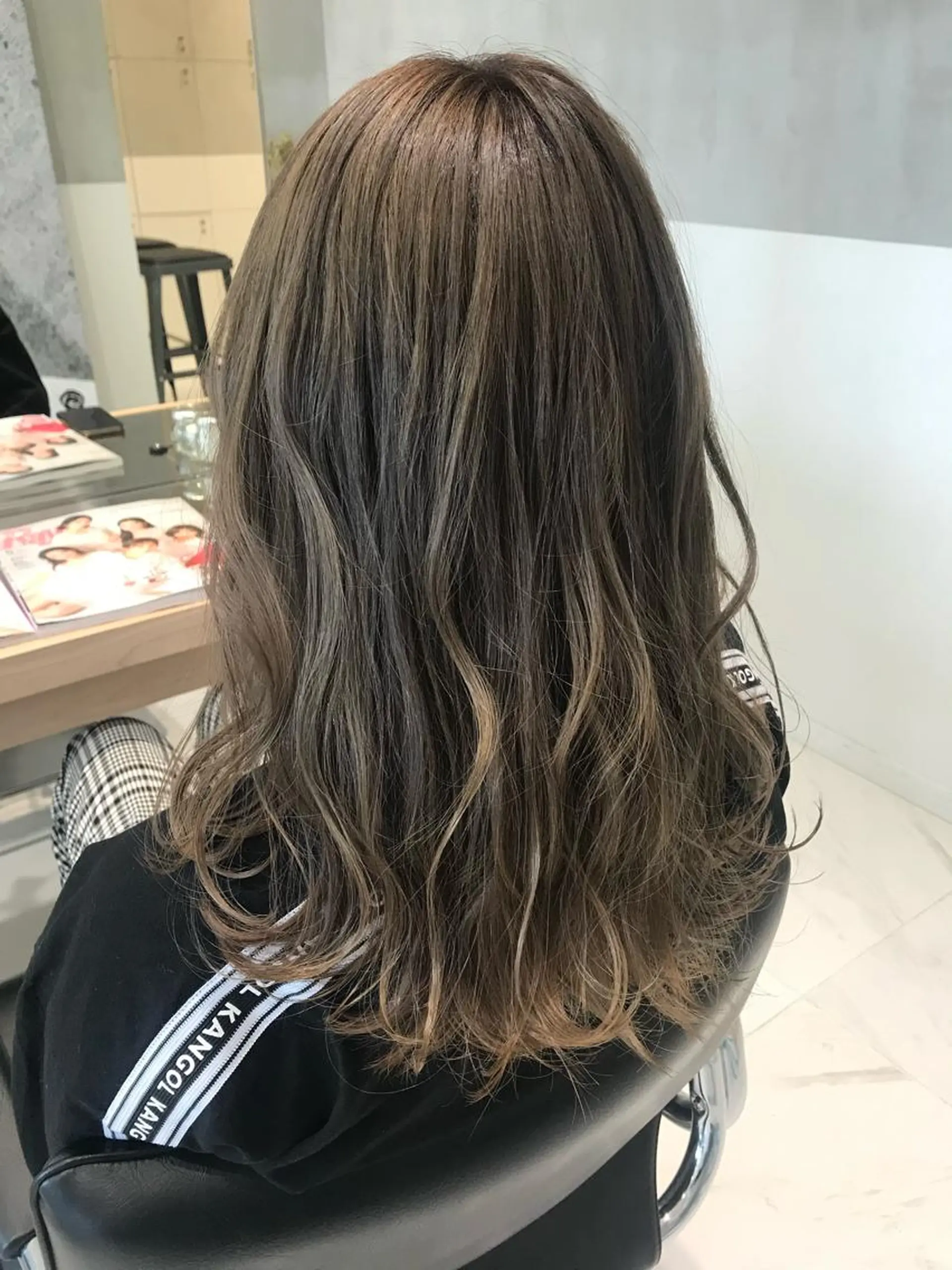 ロング ヘアカラー トリートメント ヘッドスパ ヘアセット 透明感ブリーチ カラー✨有坂映哉のヘアスタイル