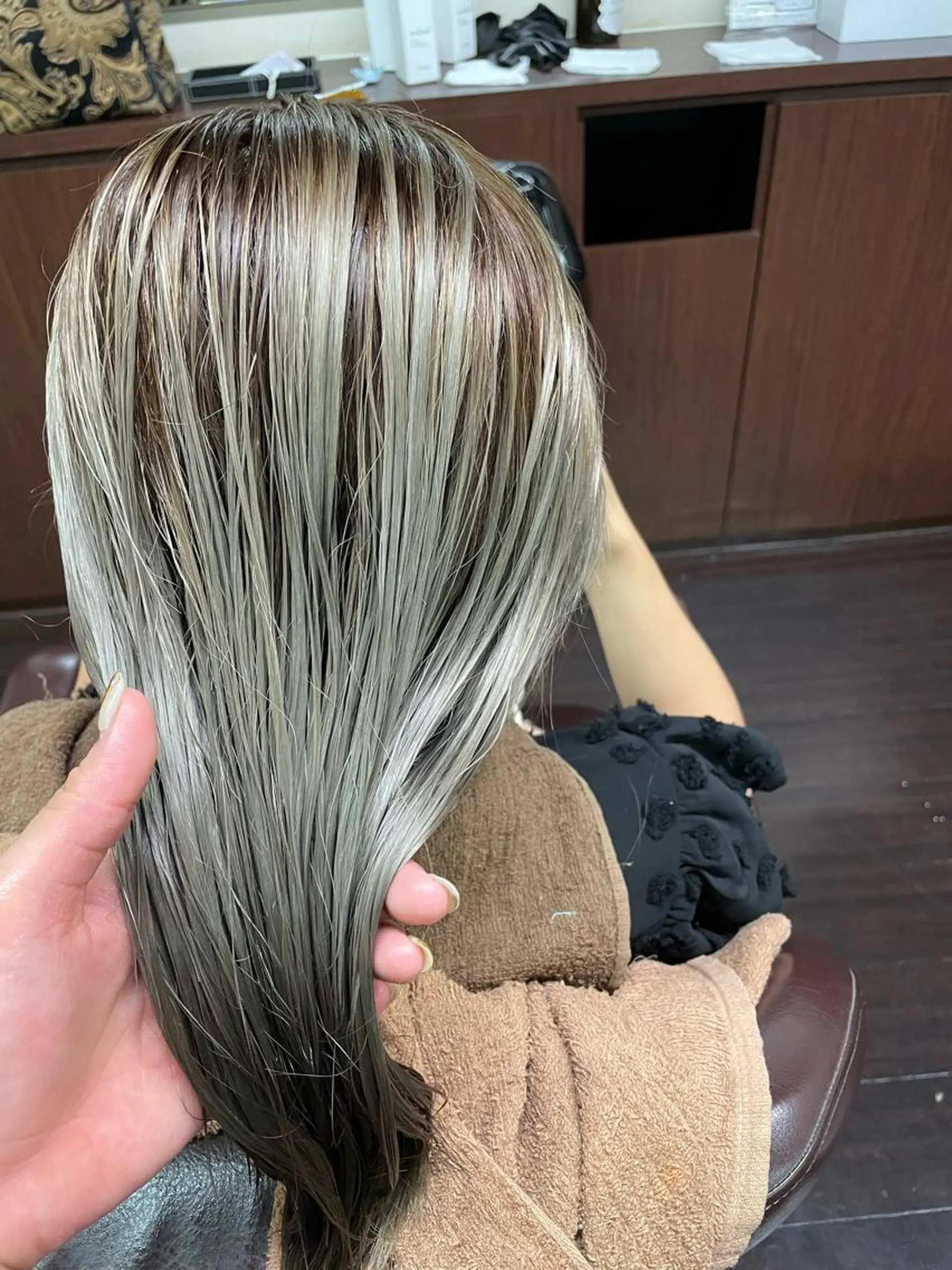 ロング カラー 宮本 麗生のヘアスタイル