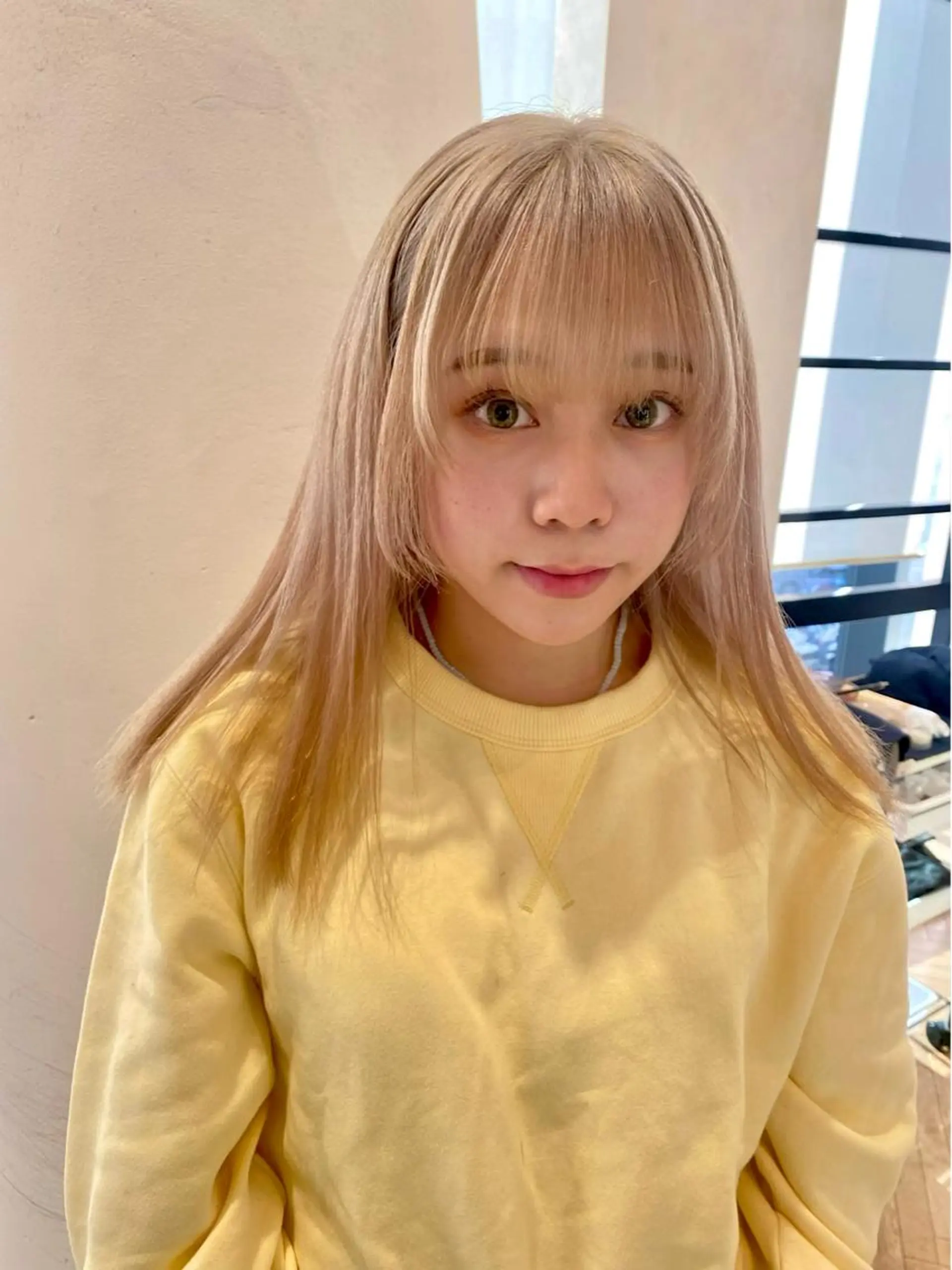 カラー ダブルカラー 増井 彩乃のヘアスタイル