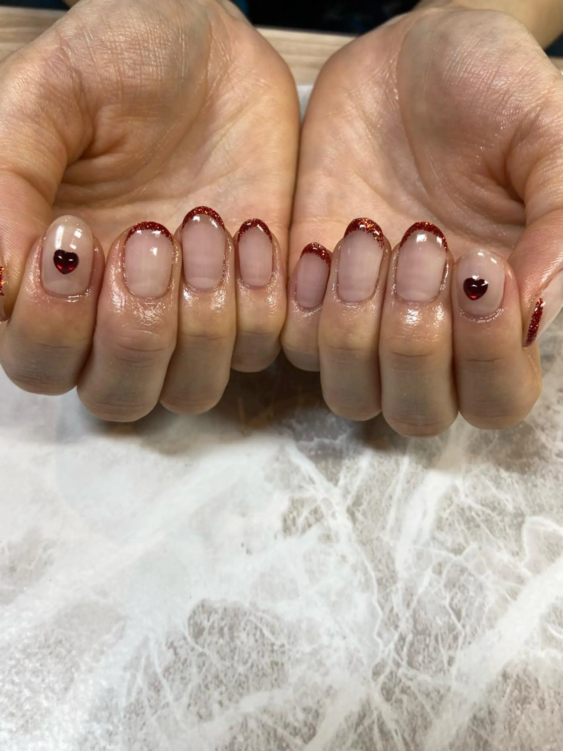 ミディアム ネイル フレンチネイル バレンタイン ハンドネイル ネイルサロン ステラのネイルデザイン