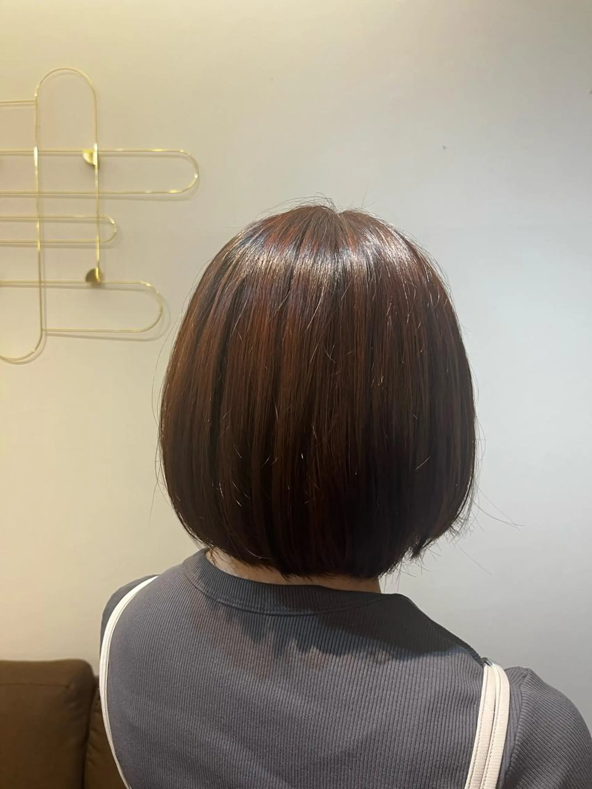 ミディアム カラー ピンクカラー レッドカラー 臺 佳連のヘアスタイル