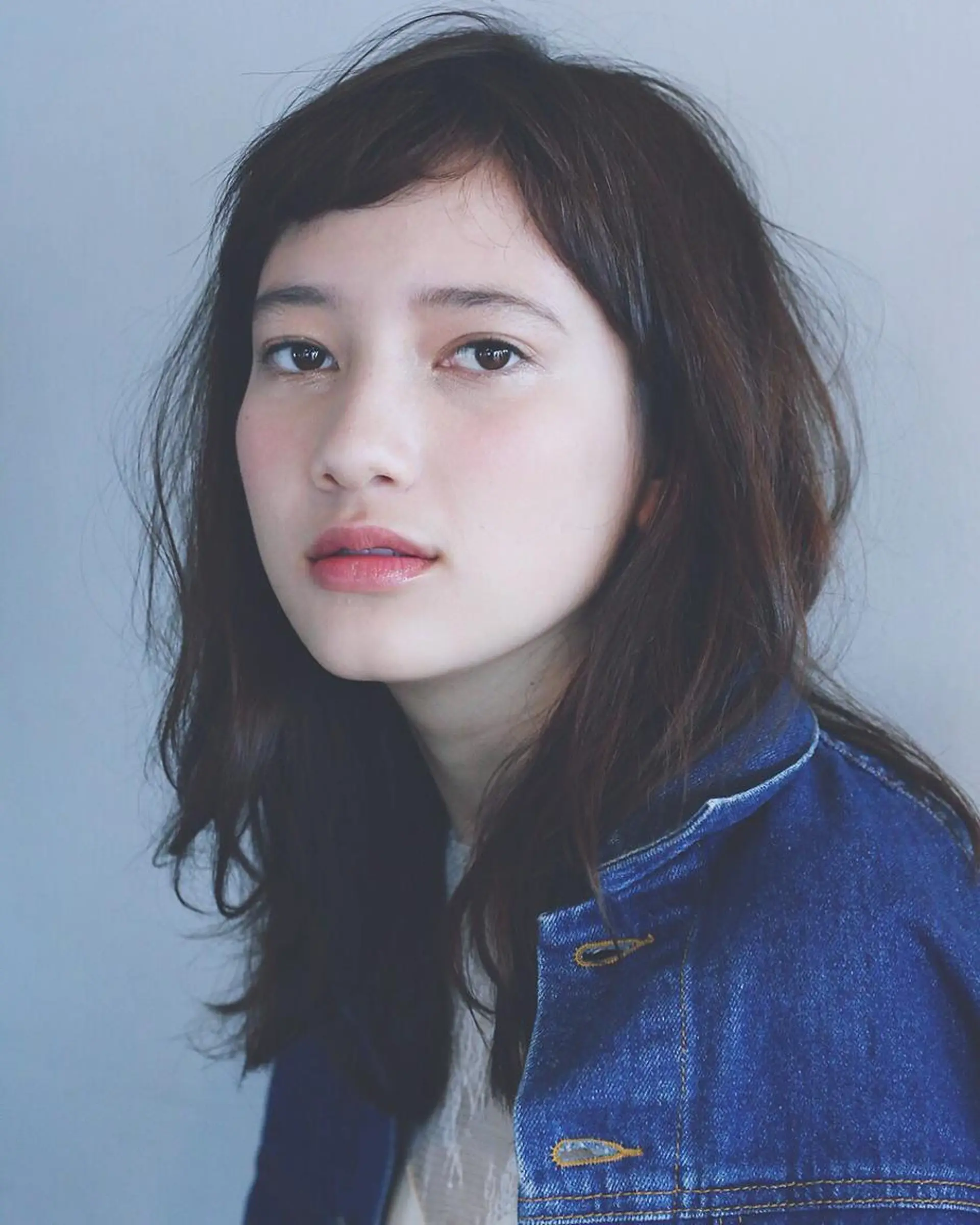 ミディアム セミロング カラー conne& ririのヘアスタイル