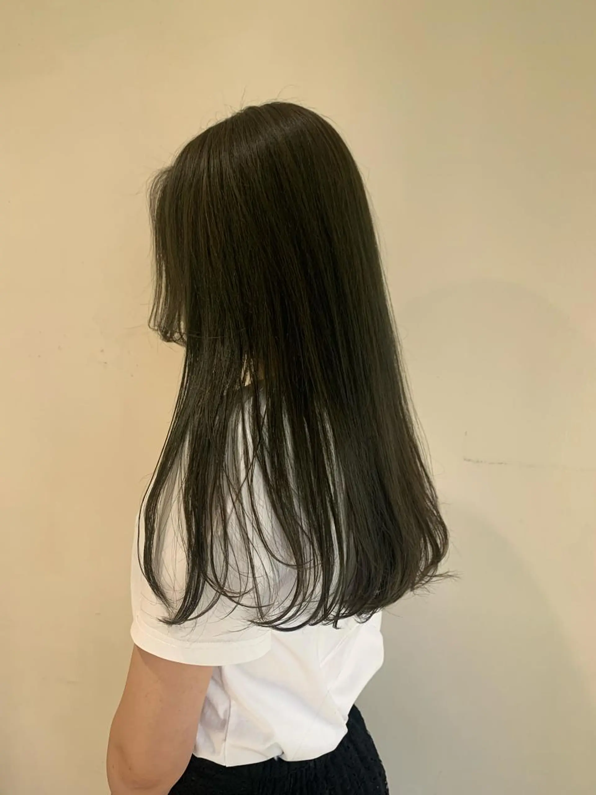 セミロング カラー ヘアアレンジ グレージュ オリーブグレージュ オリーブグレー ヘアカラー トリートメント ヘアセット 金子 廉のヘアスタイル