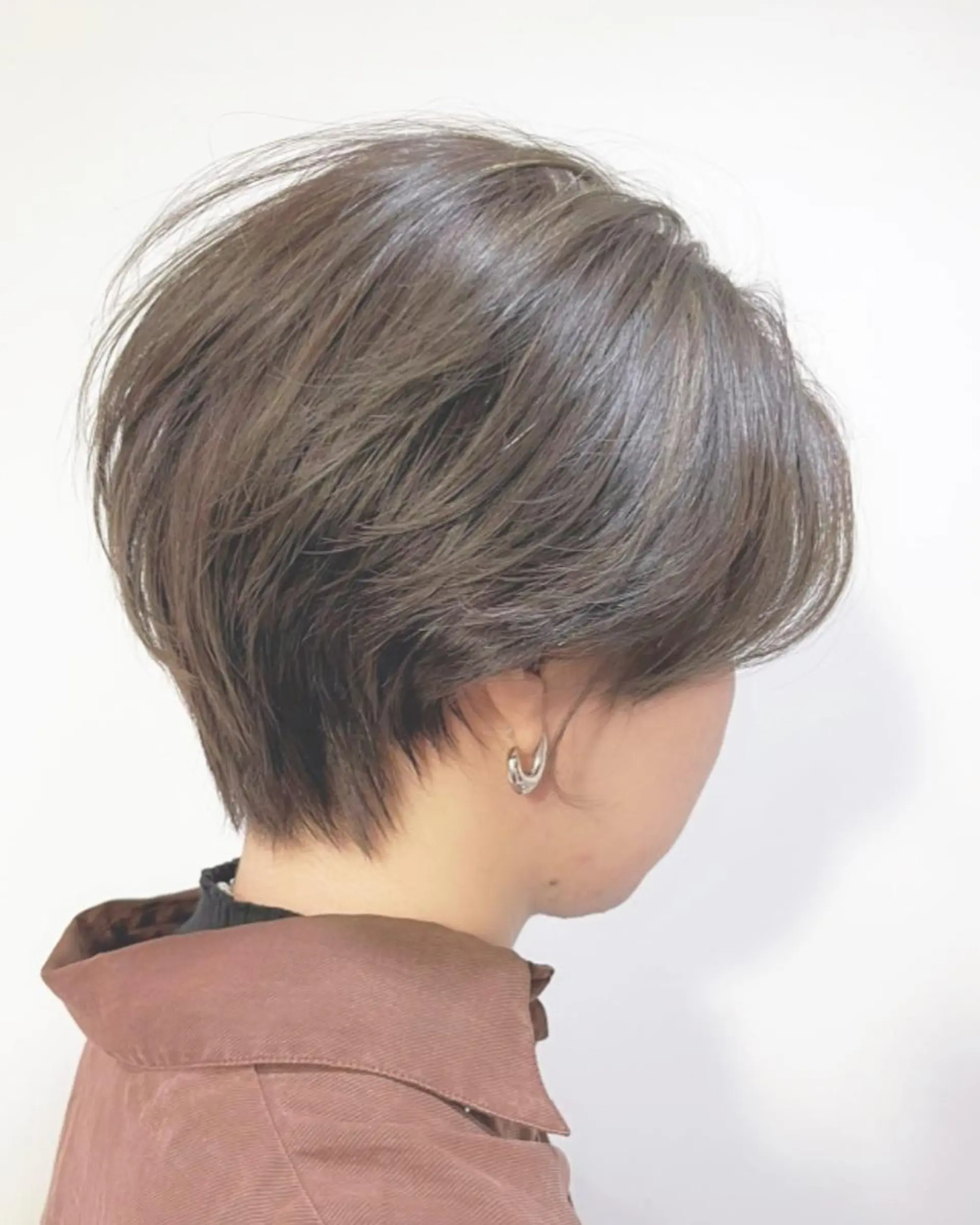 ショート カラー ショートボブ ハンサムショート 丸みショート グレージュ ハイライトカラー favorite b Charmeのヘアスタイル