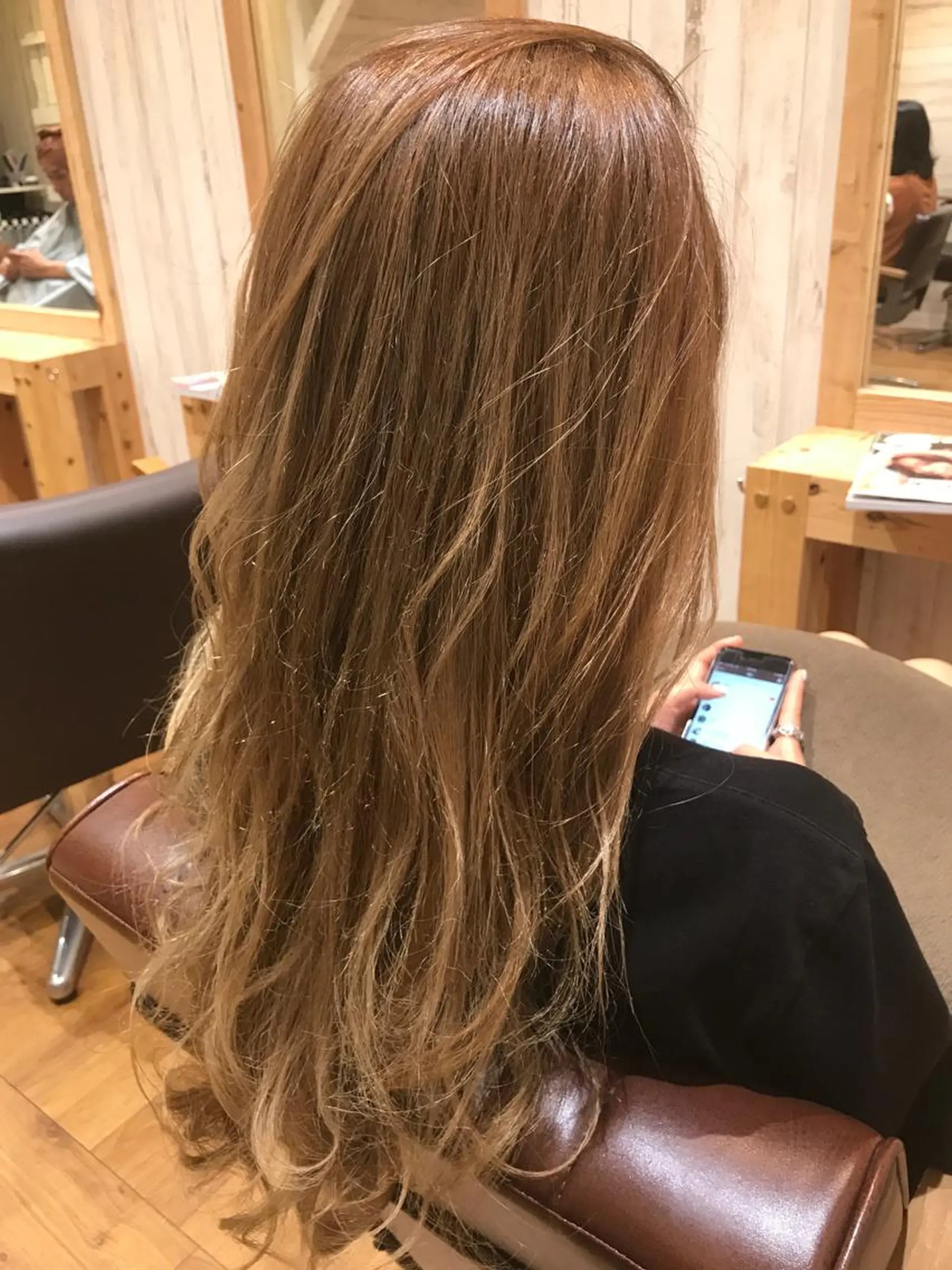 ロング ハイライト 緑地公園美容室 neohairのヘアスタイル