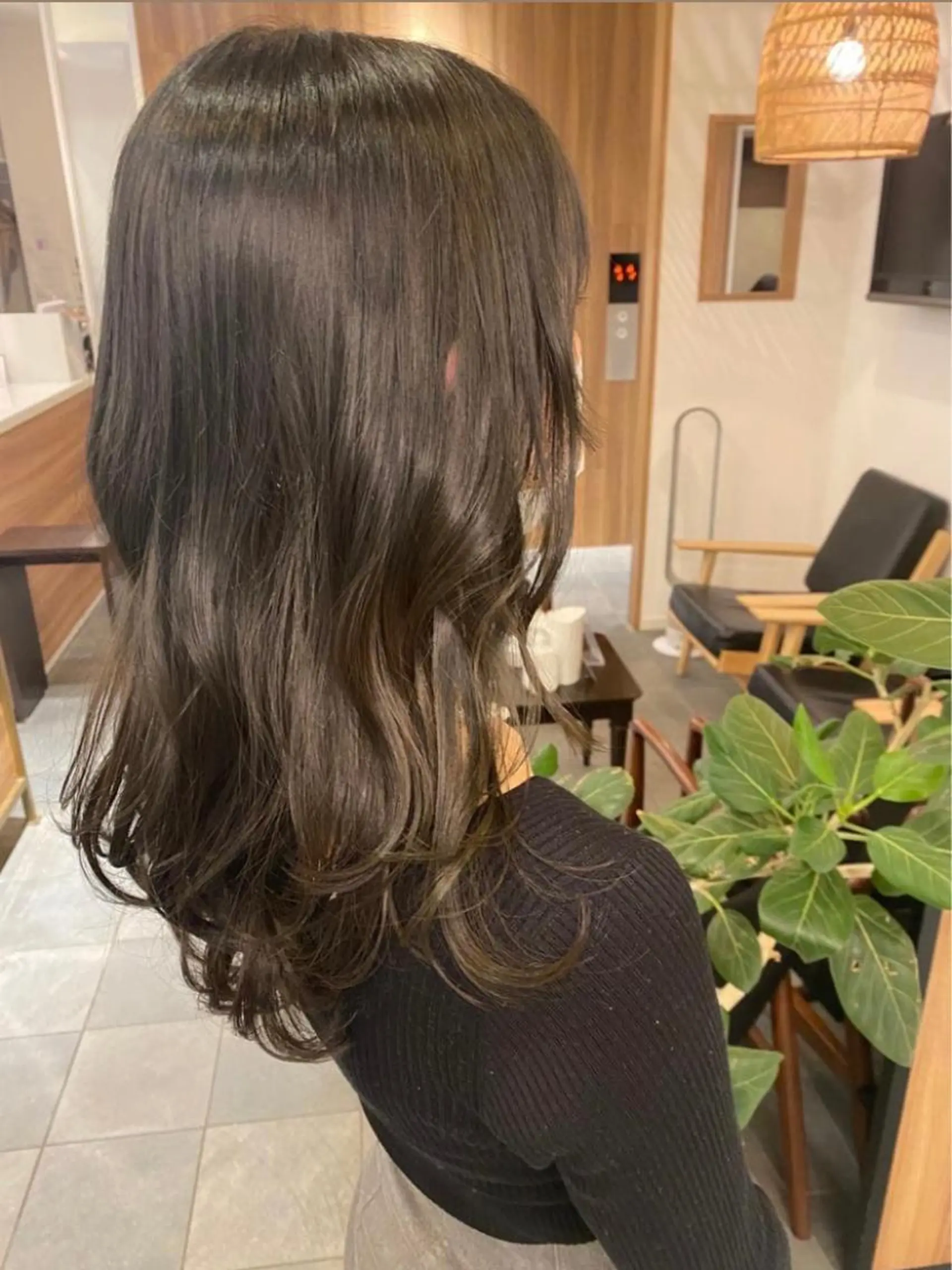 セミロング カラー BEAUTRIUM 穂乃香のヘアスタイル
