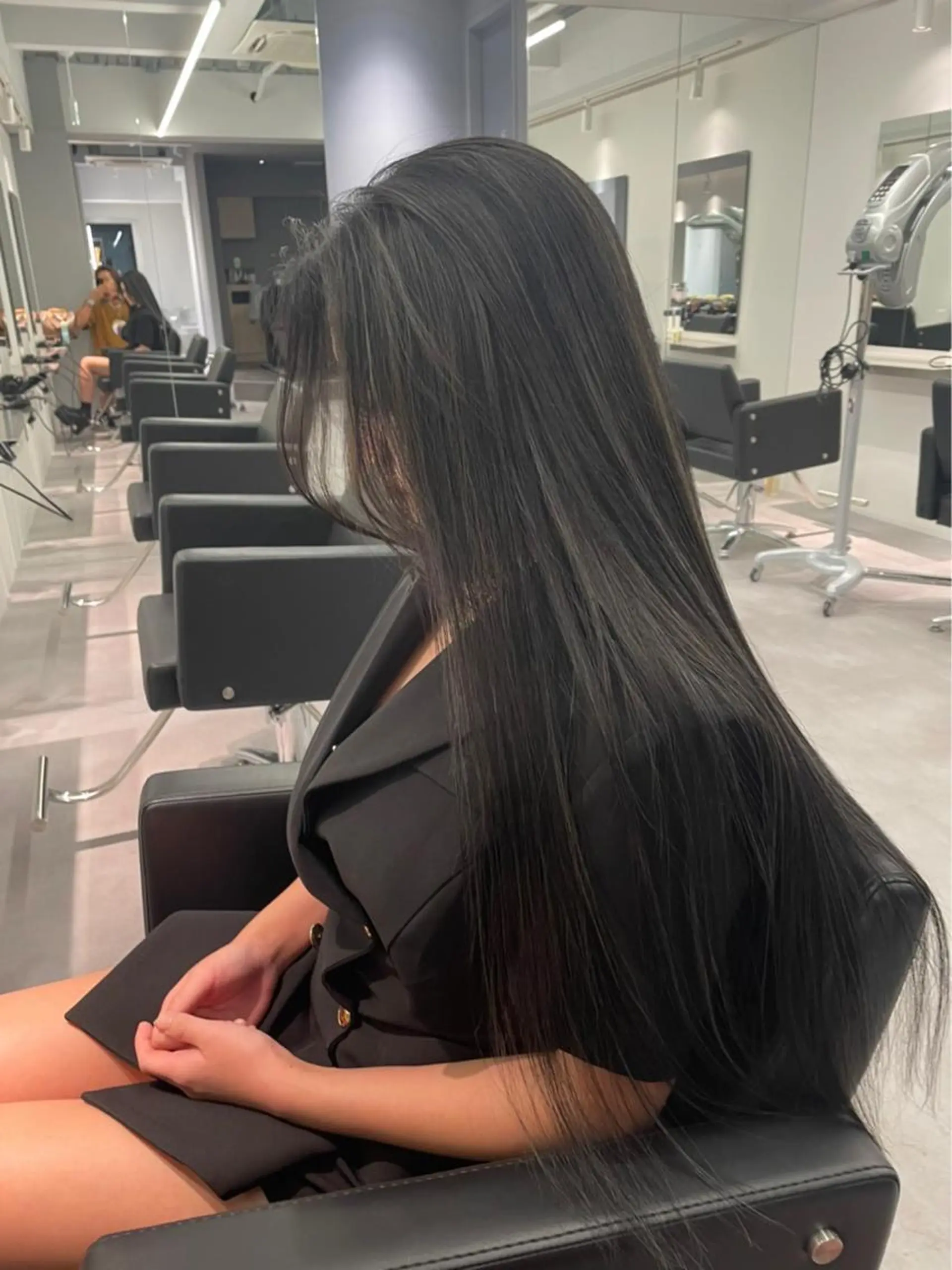 ロング カラー R/🤎 パーマ&ブリーチ🔥のヘアスタイル