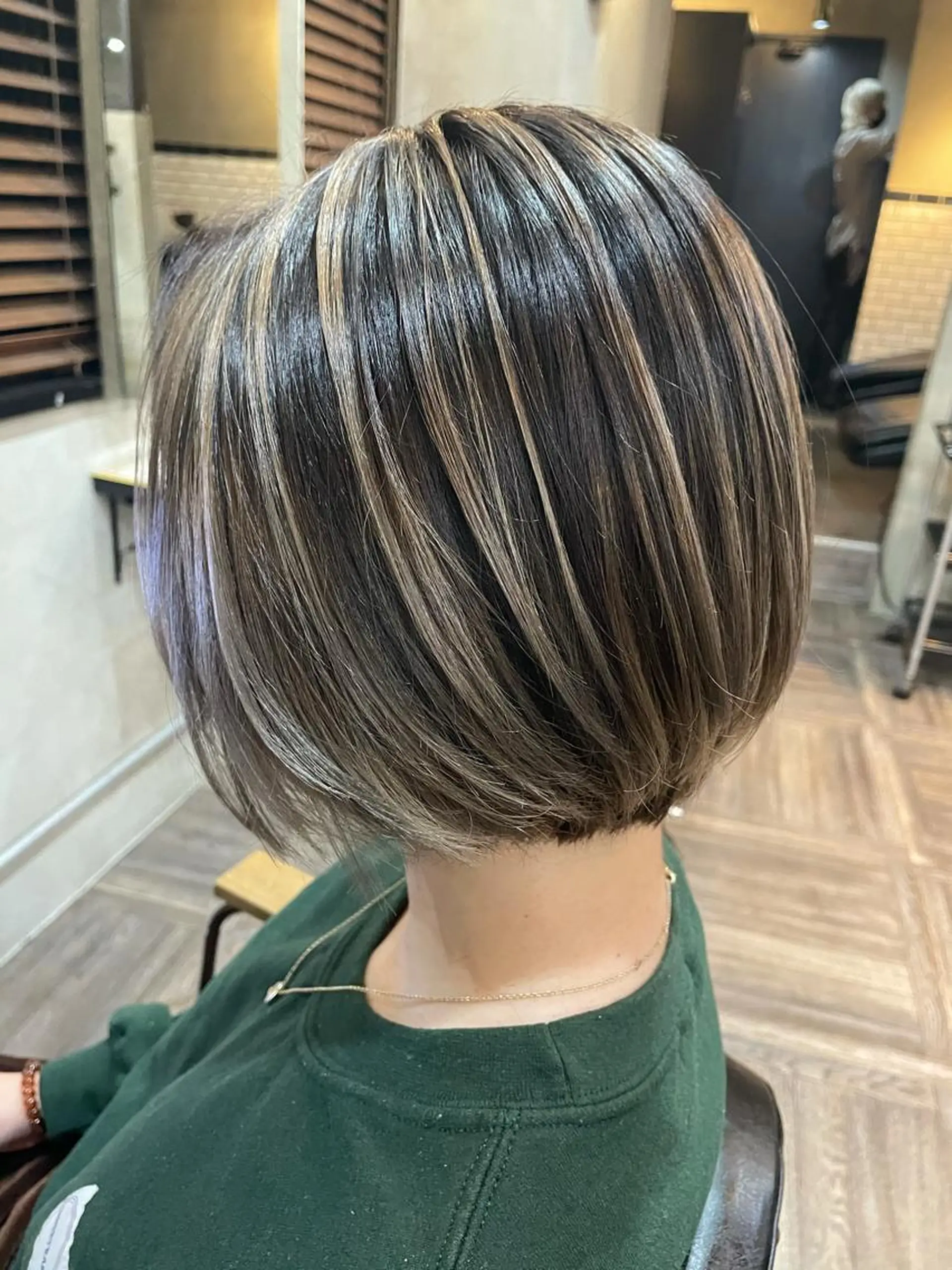 ショート カラー ショートボブ バレイヤージュ ボブ レイヤーカット ショートヘア カット ヘアカラー トリートメント La fith 店長 城谷颯人のヘアスタイル