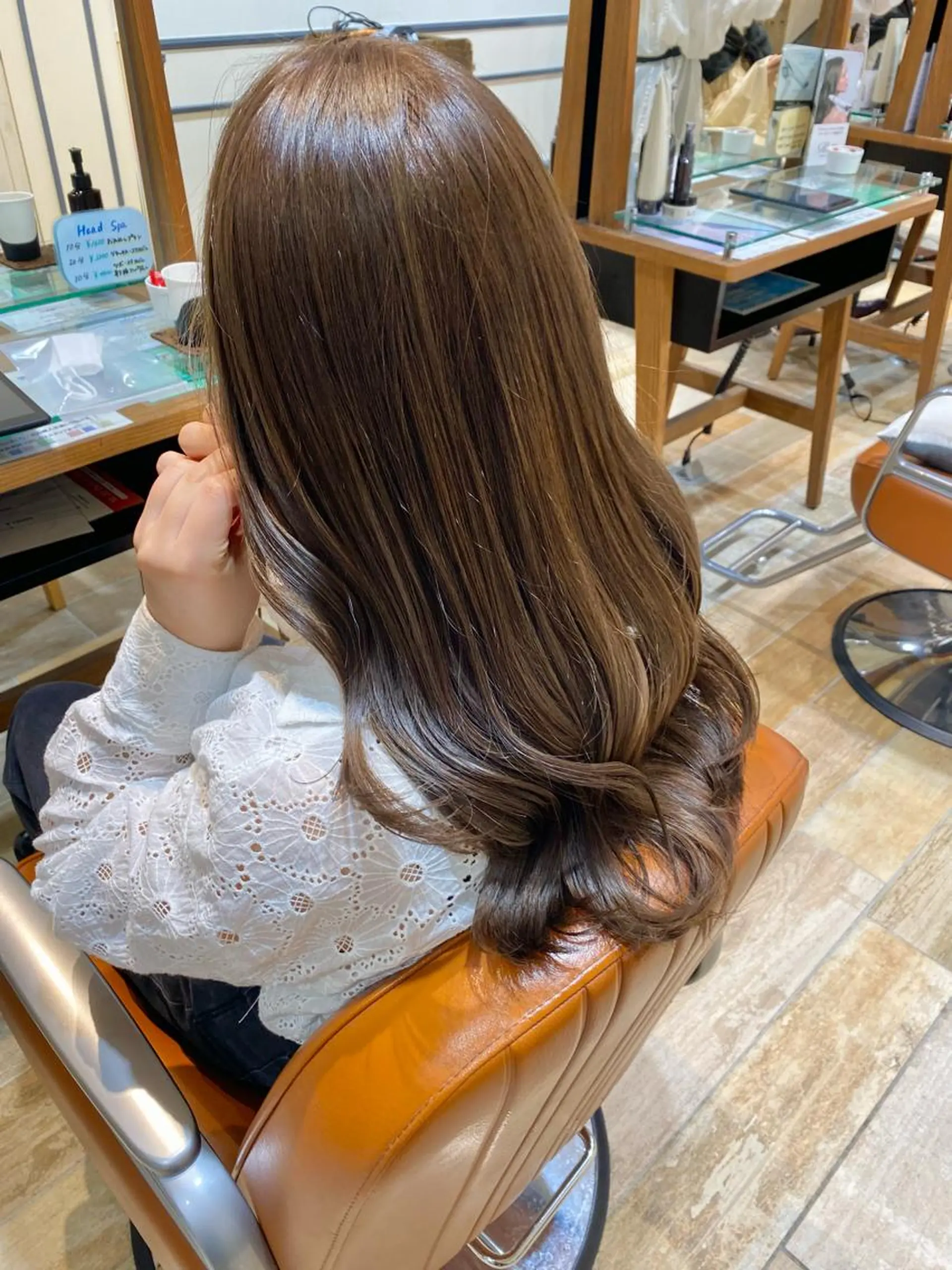 ロング カラー ヘアカラー トリートメント 宮内 真乃のヘアスタイル