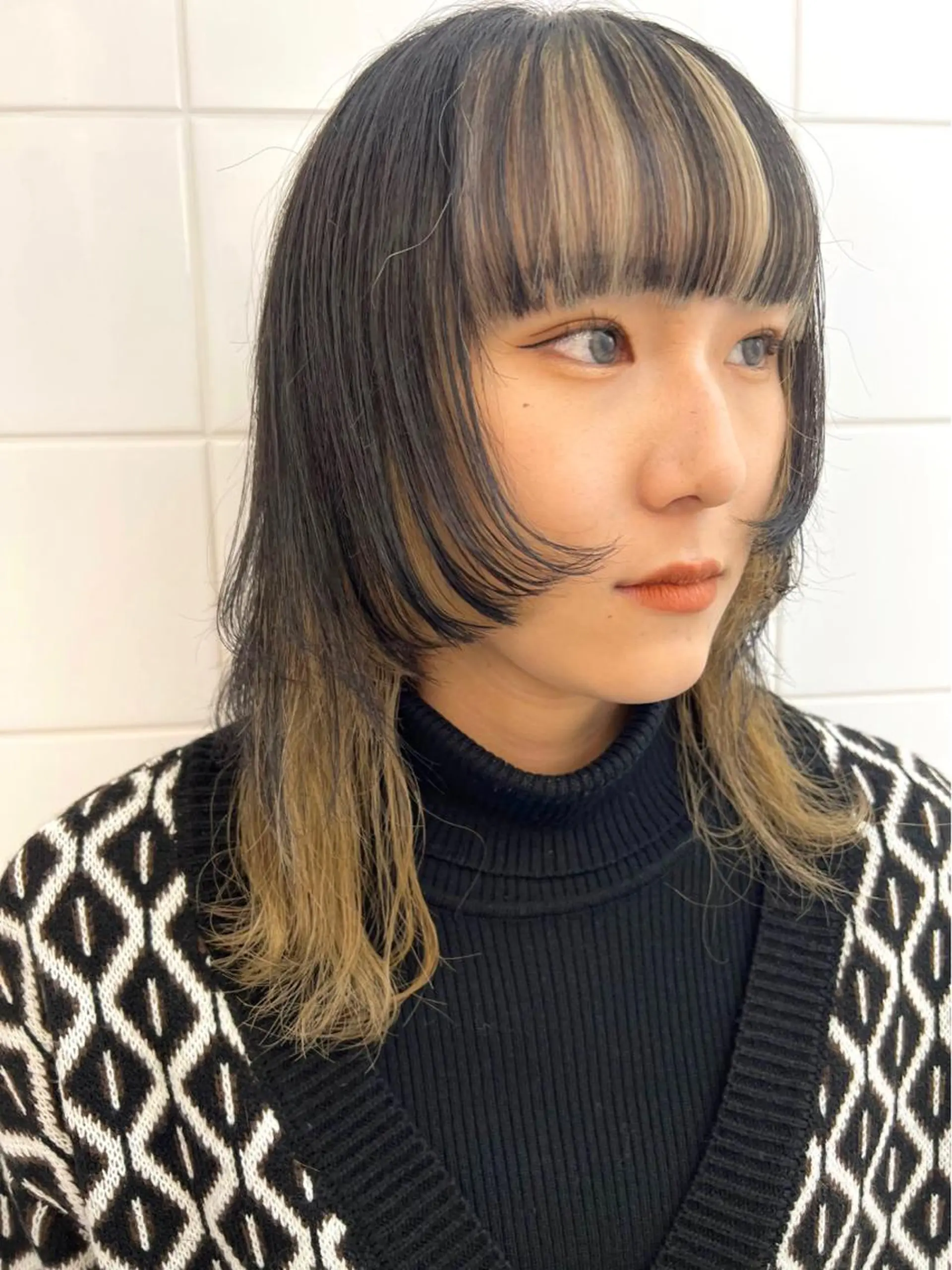 セミロング カラー ヘアアレンジ 🧨ブリーチー×ボブ レイヤー💎じゅえるのヘアスタイル