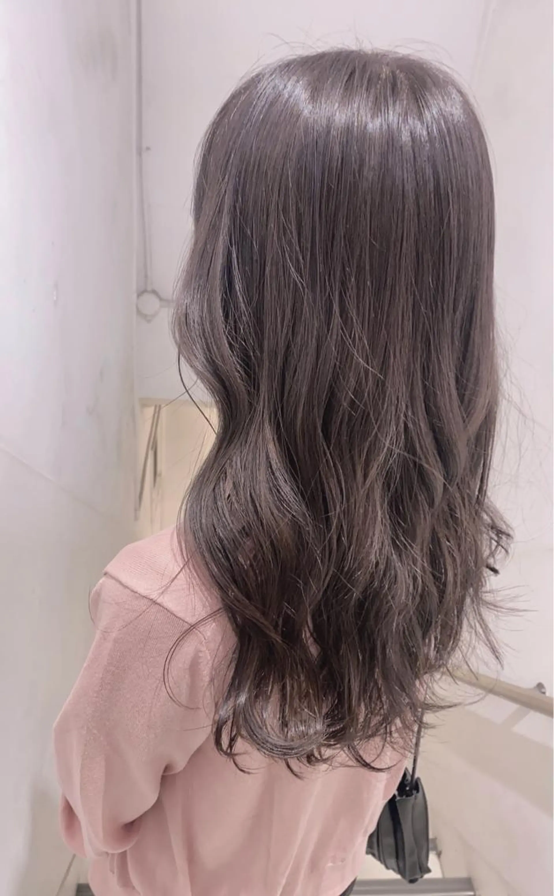 ロング カラー ベージュカラー ラベンダーカラー ラベンダーベージュ ✨くびれスタイル✨️ 戸嶋穂乃香のヘアスタイル