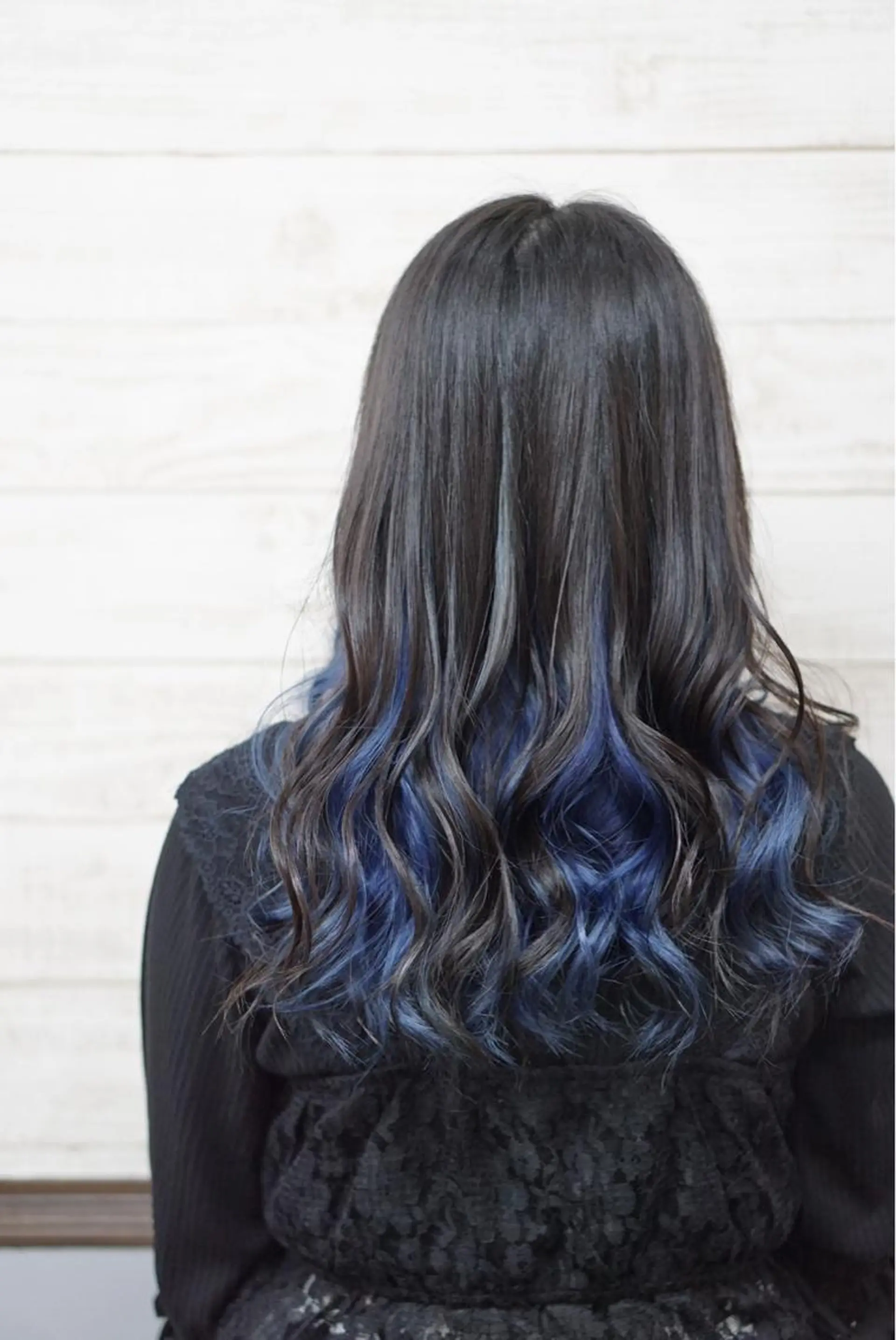 ロング カラー ヘアアレンジ ブリーチ ブルーカラー インナーカラー ヘアセット 枝毛カット＆髪質改善 満足NO.1岡しゃんのヘアスタイル