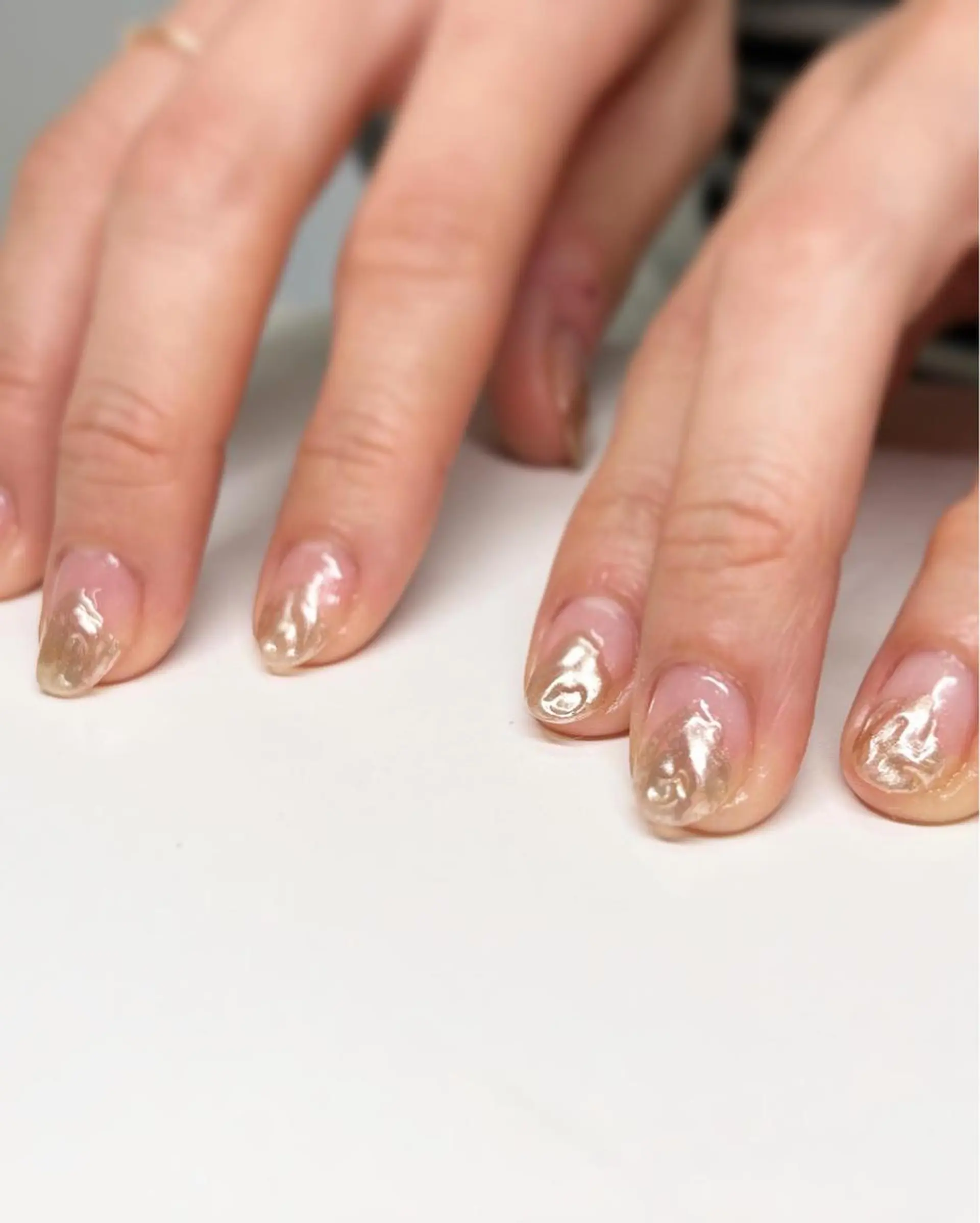 ショート ネイル ミラーネイル ニュアンスネイル RIONnail(リオンネイル)所属・RIONnail Yurikaのネイルデザイン