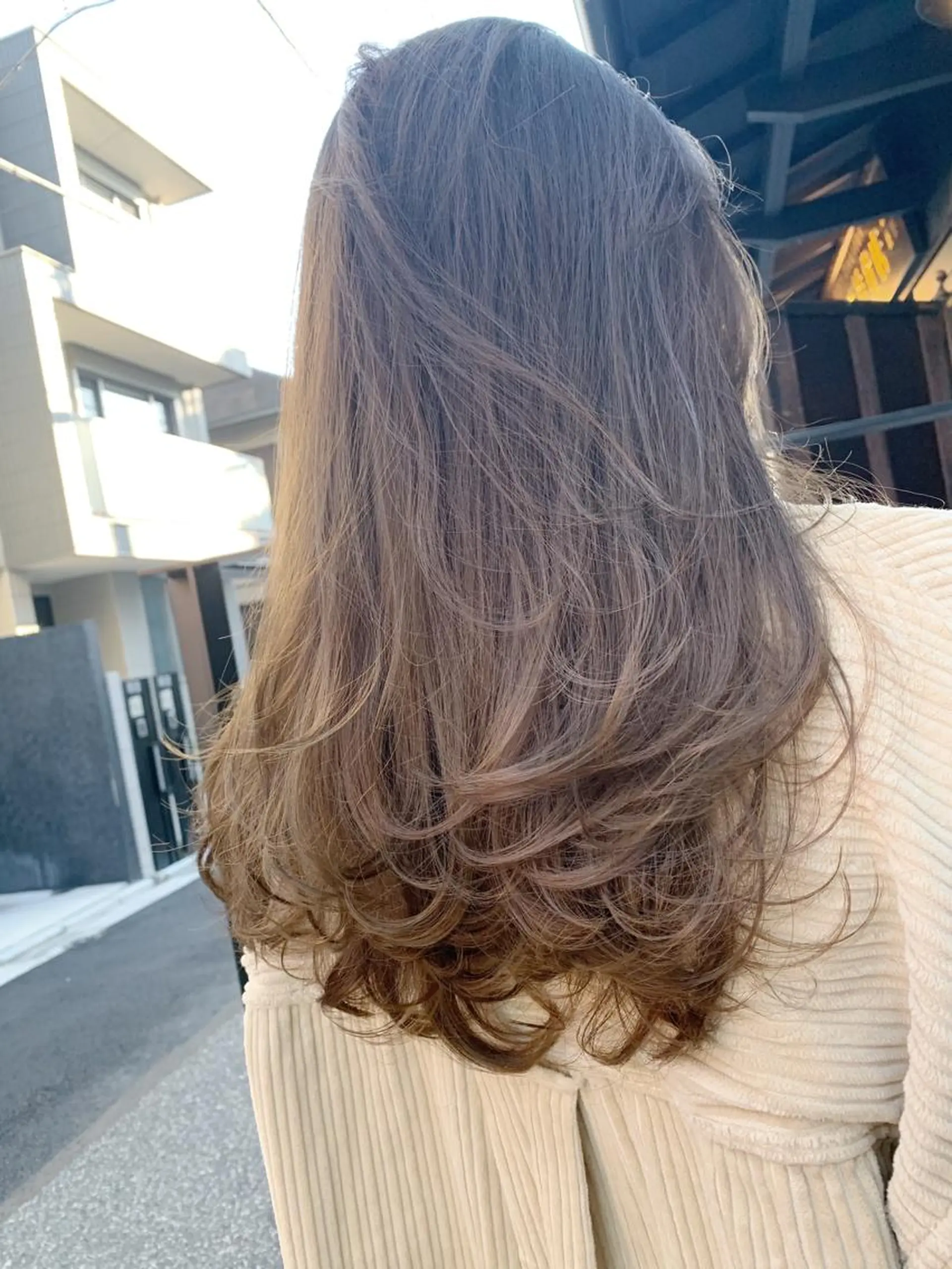 ロング カラー ベージュカラー ミルクティーベージュ レイヤーカット DUMBO所属・【完全マンツー 恵比寿】佐藤 翔のヘアスタイル