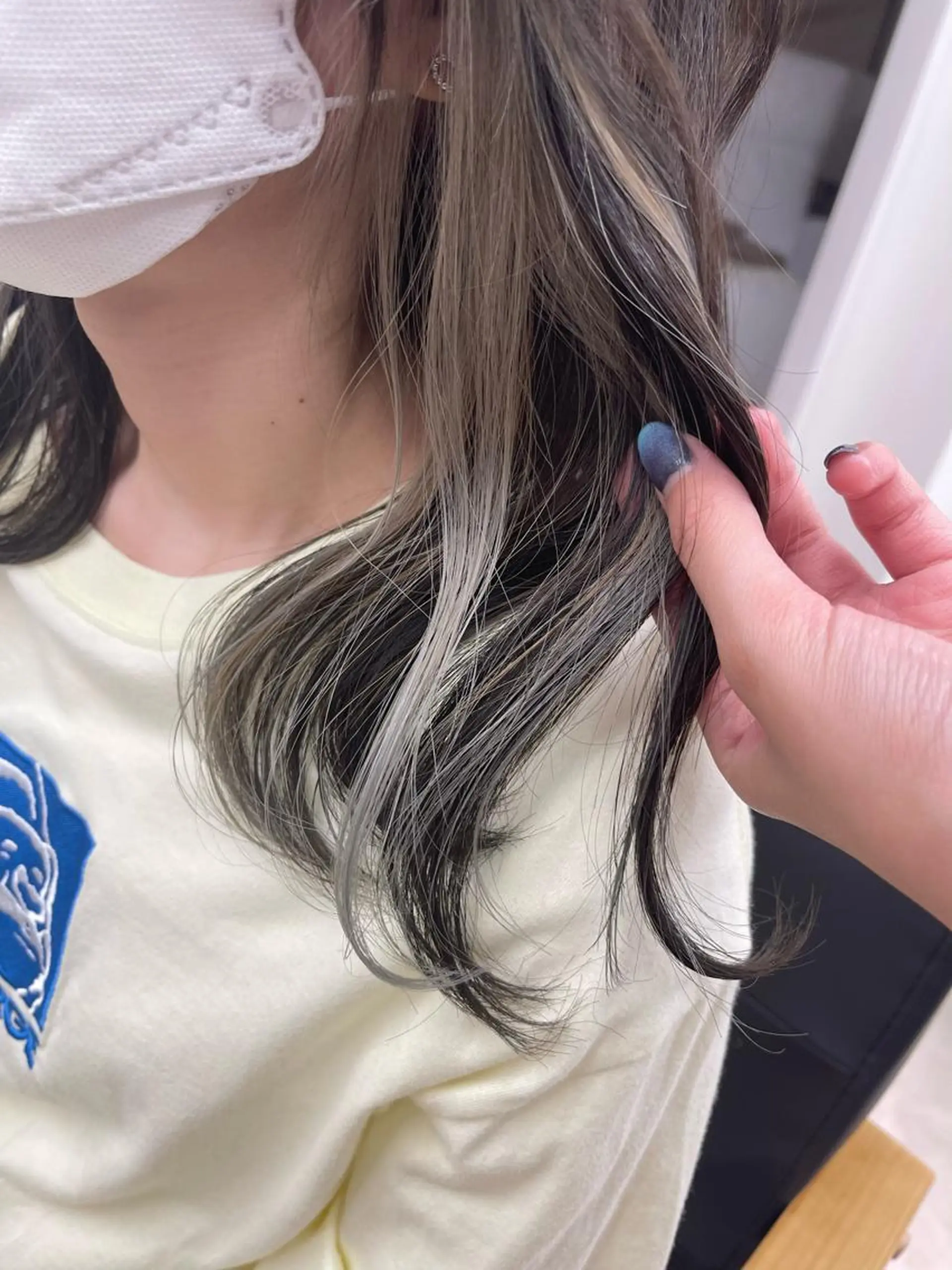 カラー シルバー noa  🦋 ブリーチ/暖色のヘアスタイル