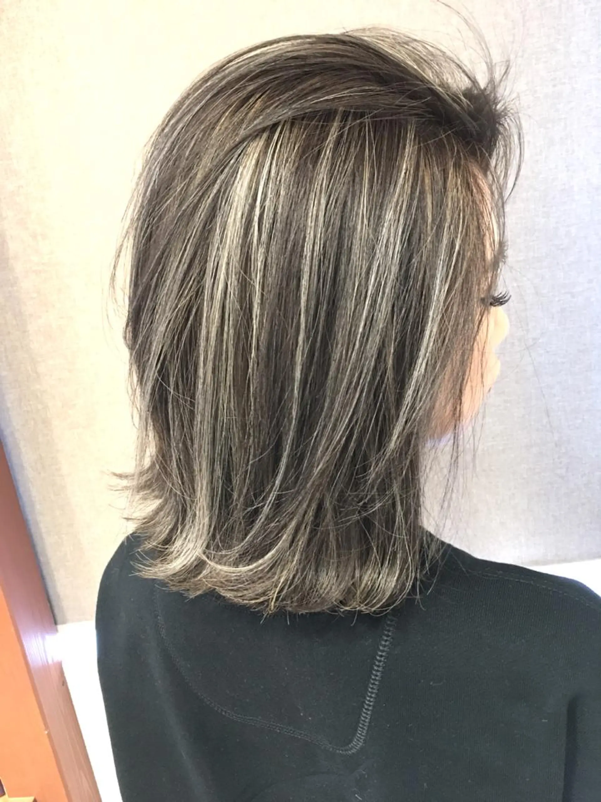 ショート カラー ベージュカラー ハイライトカラー 3Dハイライト ハイライト ヘアカラー トリートメント 井上 一平のヘアスタイル