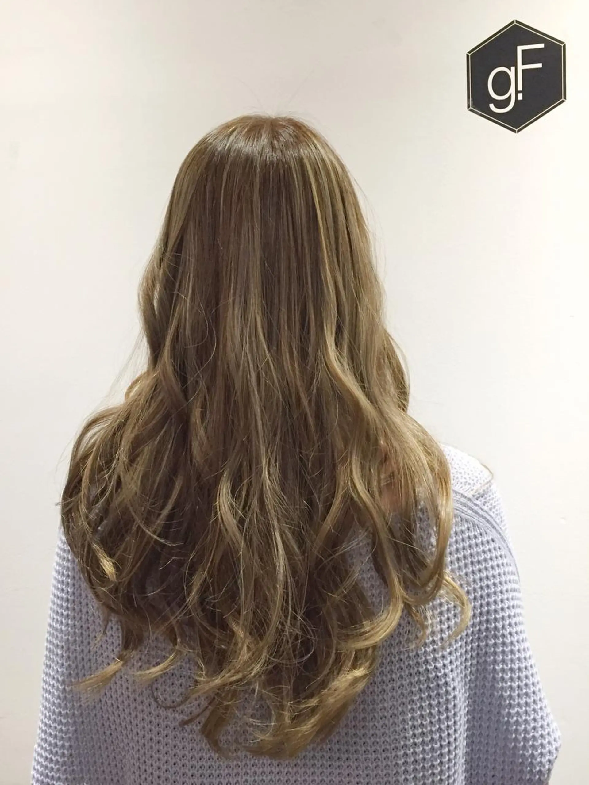 ロング カラー ベージュカラー ハイライトカラー ハイトーンカラー ハイトーンベージュ ハイライト ヘアカラー トリートメント ◇おの あすか◇のヘアスタイル