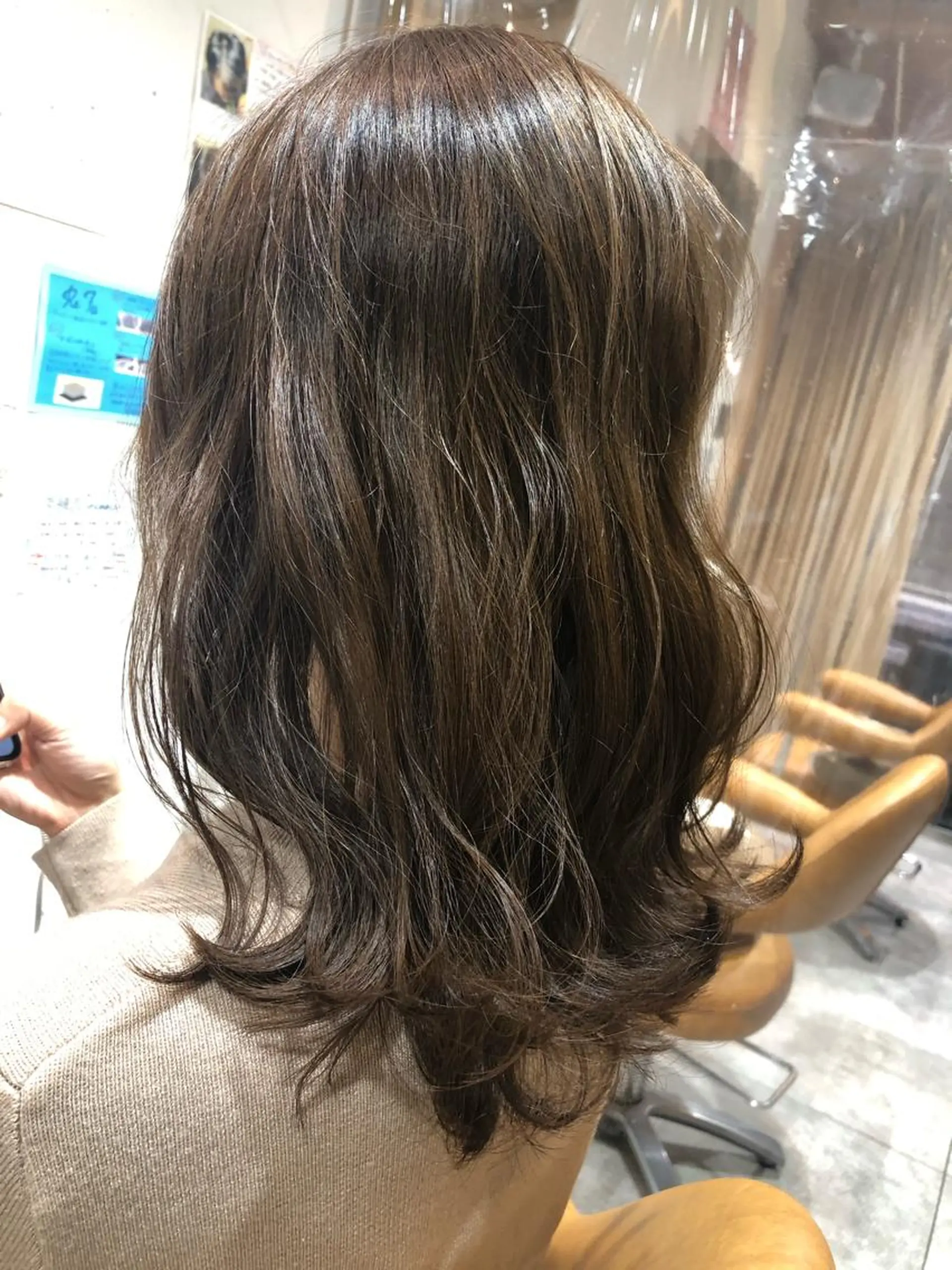 セミロング アッシュ 田辺 黎花のヘアスタイル