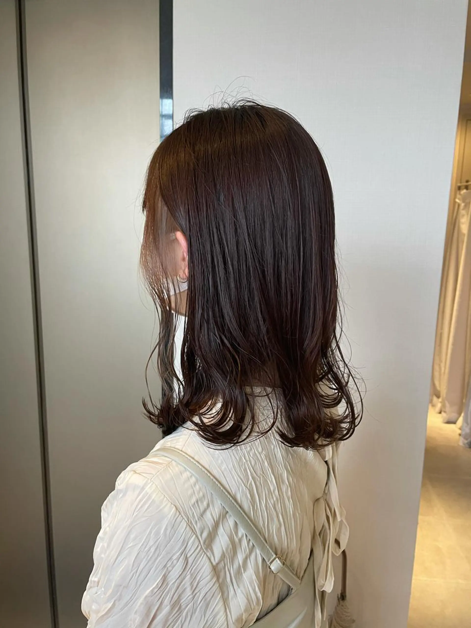 ミディアム カラー ブリーチ イヤリングカラー Eleanor 立川北口のヘアスタイル