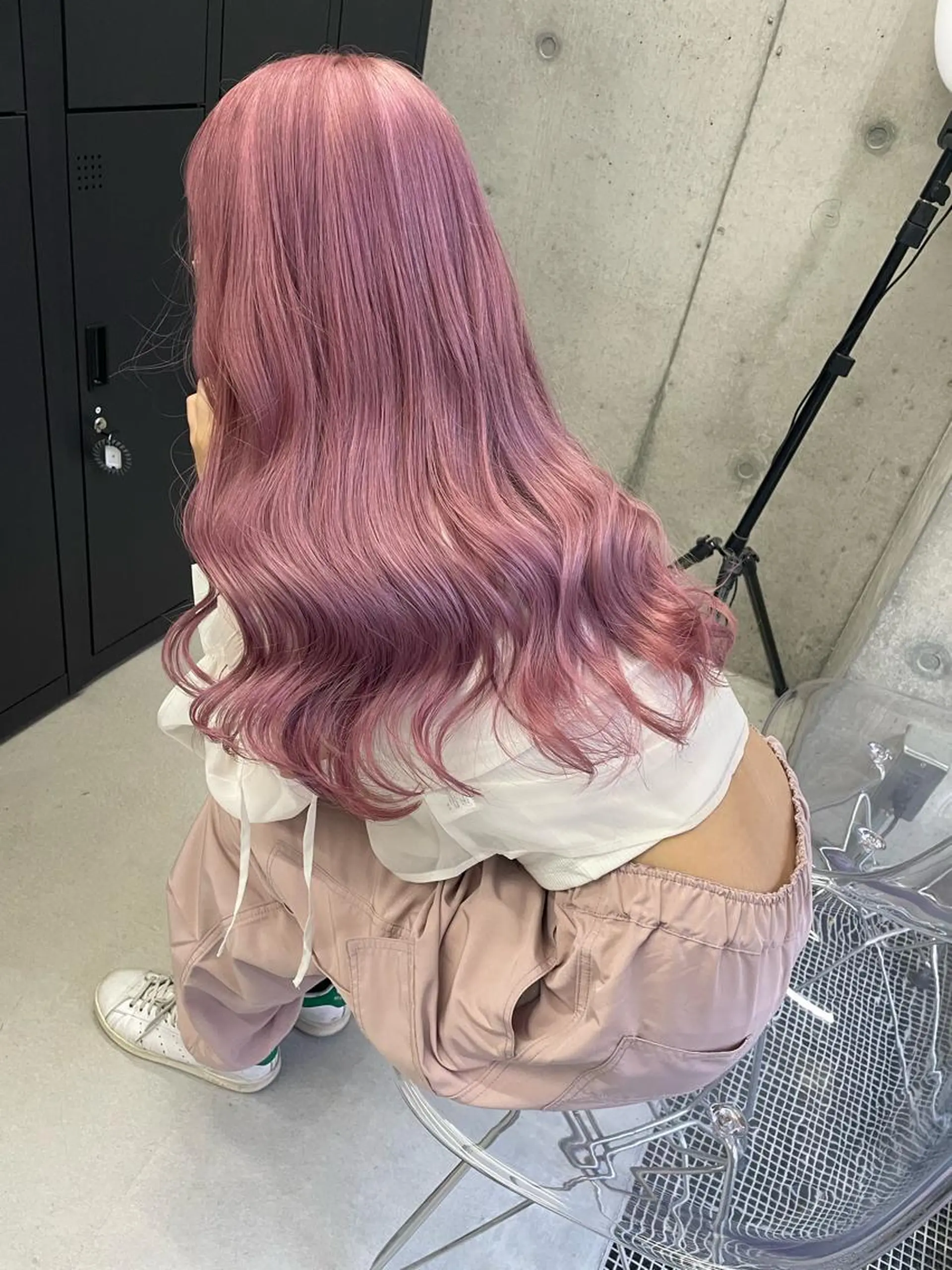 ロング アッシュ アッシュグレー アッシュグレージュ ハイライト レイヤーカット Blonde nagoya sakae所属・岡留 愛美のヘアスタイル