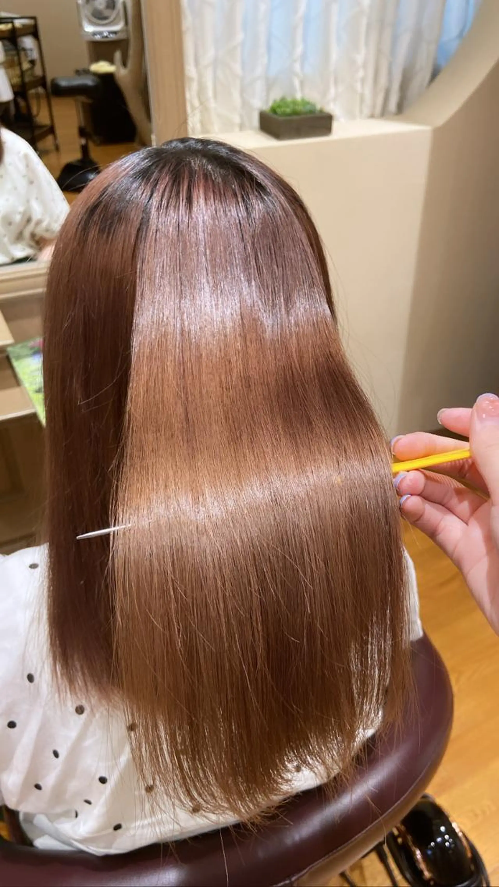 セミロング 髪質改善 トリートメント カット 縮毛矯正 トリートメント 津田 七美希のヘアスタイル