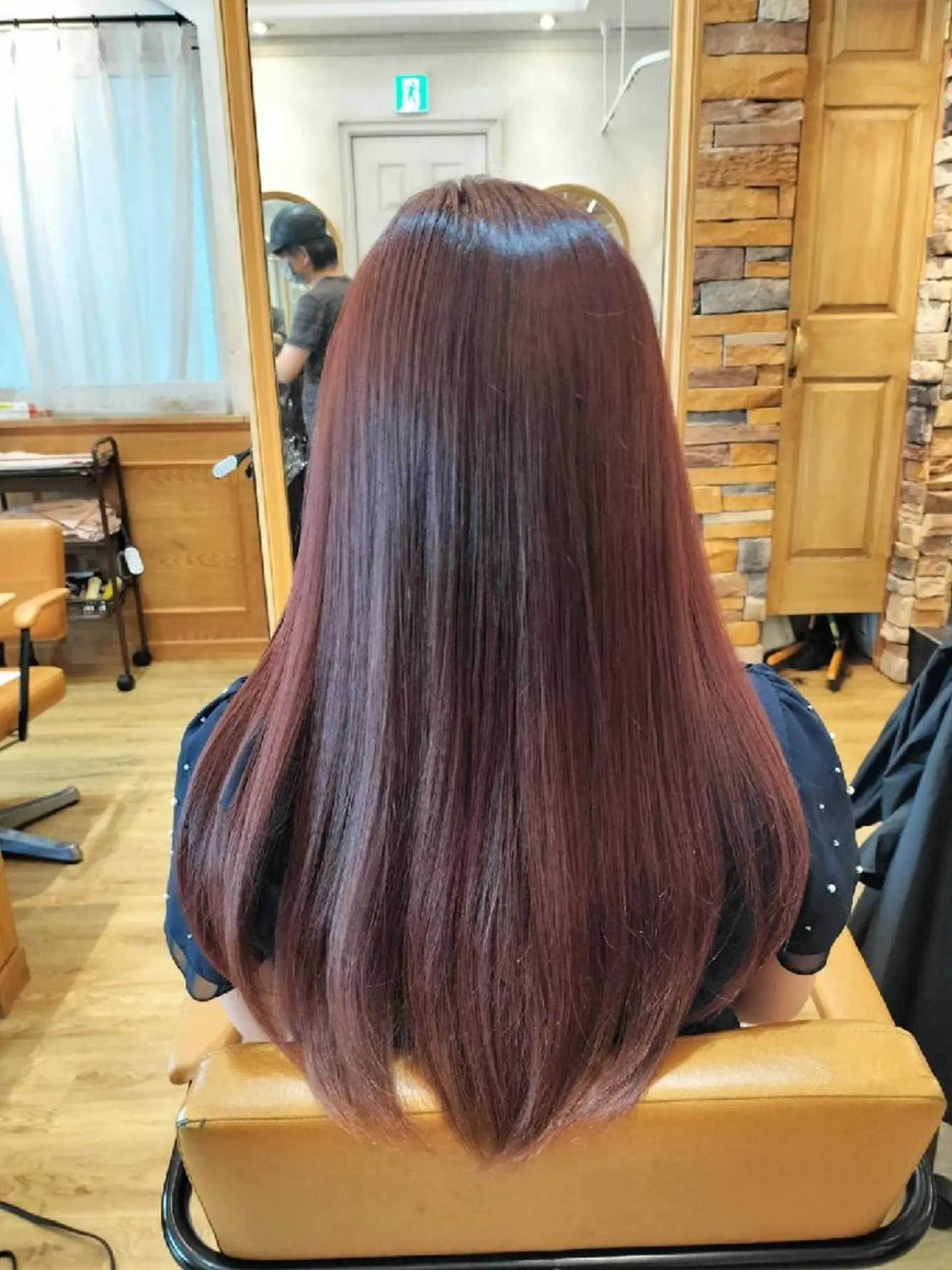 カラー ロング ヘアカラー トリートメント Watanabe. cのヘアスタイル